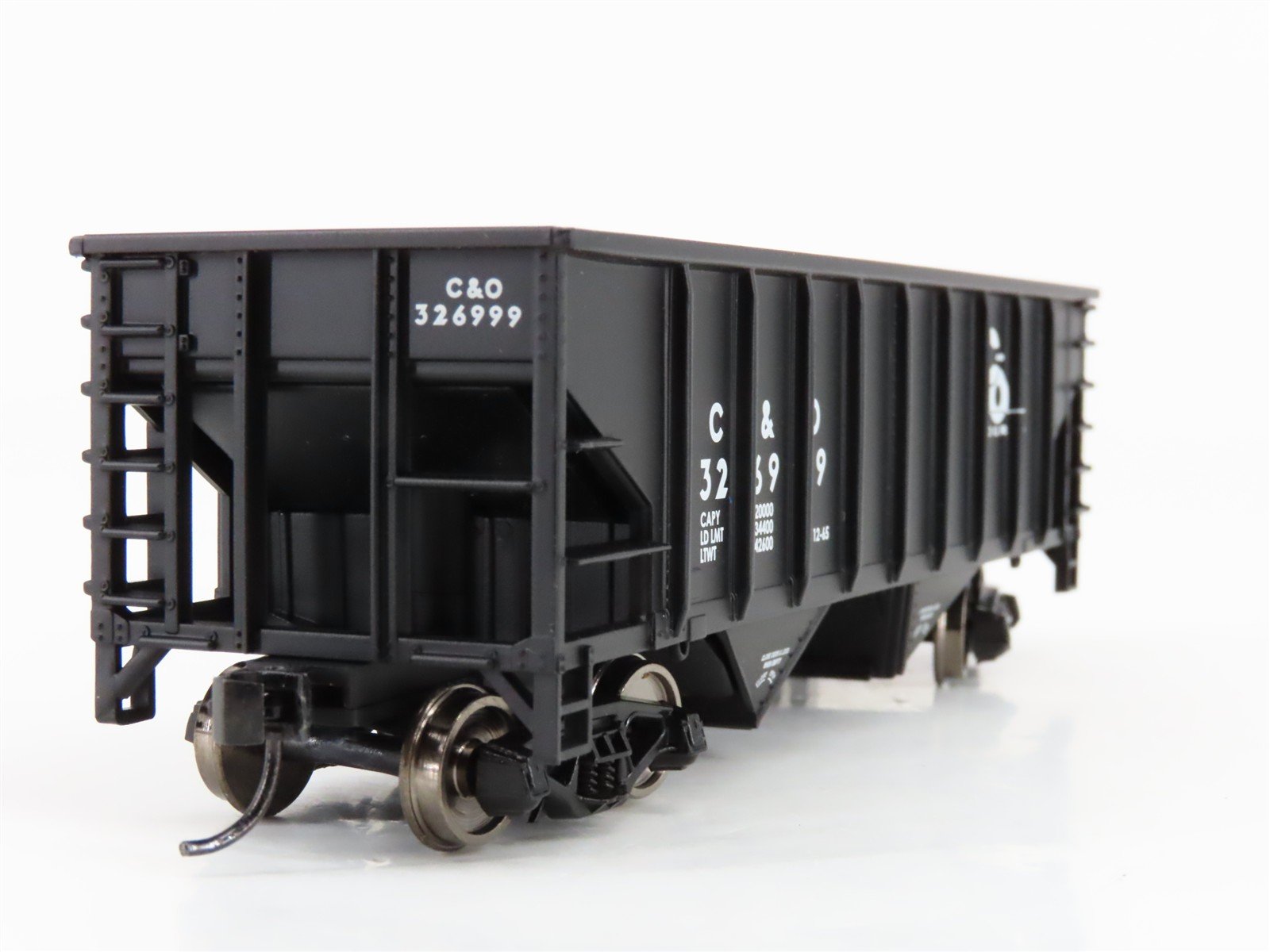 HO Walthers Mainline 910-7402 C&O Chesapeake & Ohio 36' 2-Bay Hopper #326999