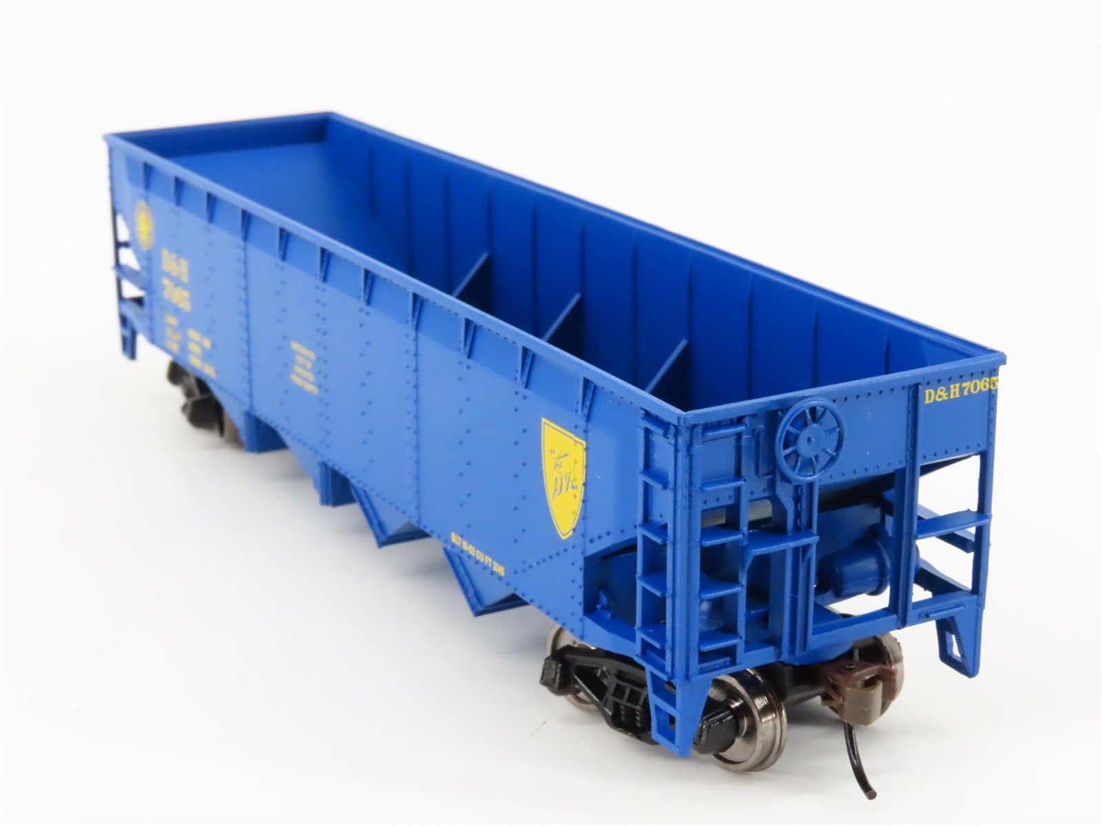 HO Scale Walthers Trainline 931-1420 D&H Delaware & Hudson 4-Bay Hopper #7065