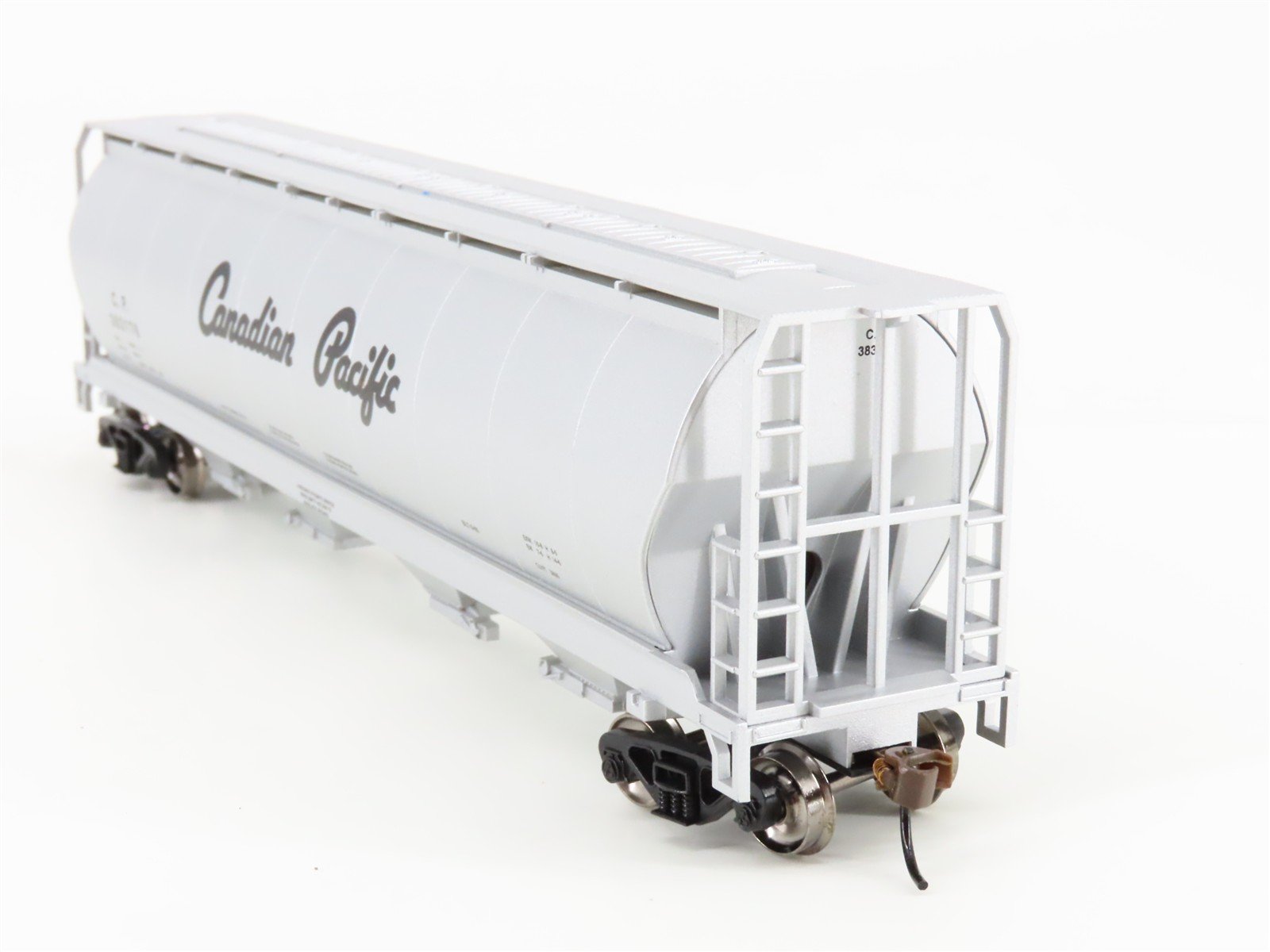 HO Bachmann Silver Series 19142 CP Canadian Pacific 4-Bay Covered Hopper #383176