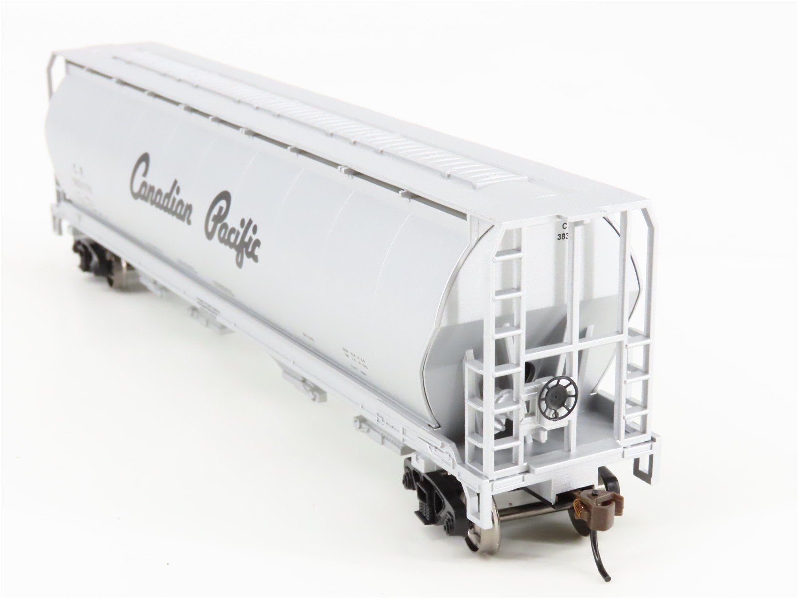 HO Bachmann Silver Series 19142 CP Canadian Pacific 4-Bay Covered Hopper #383176