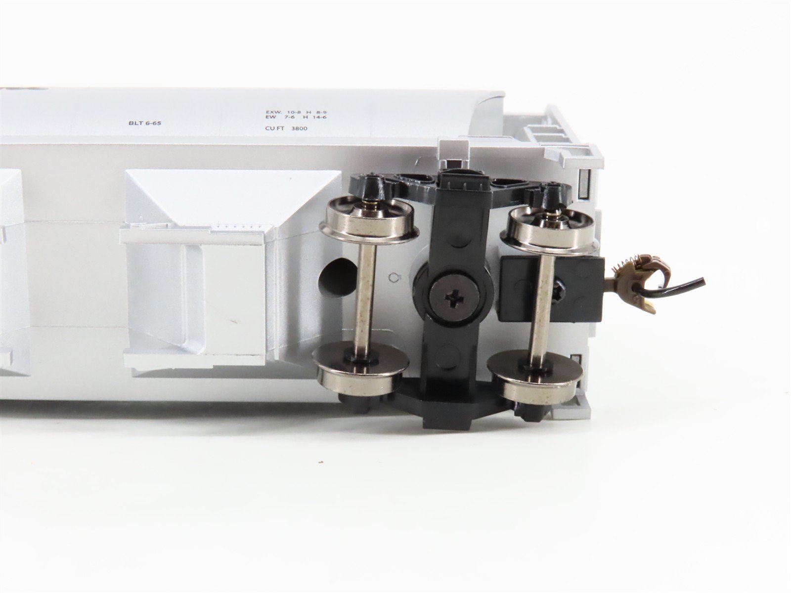 HO Bachmann Silver Series 19142 CP Canadian Pacific 4-Bay Covered Hopper #383176