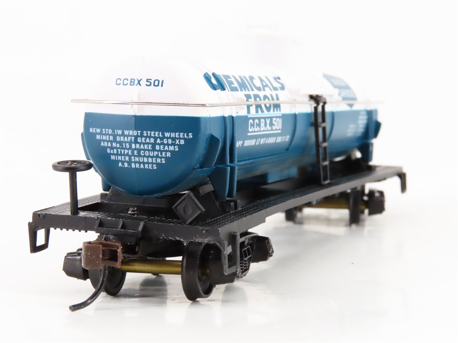 HO Scale Mantua 732307 CCBX Union Carbide 40' Single Dome Tank Car #501