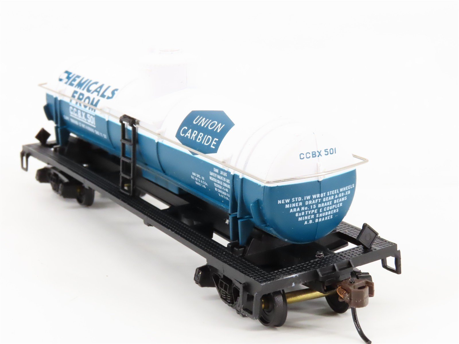 HO Scale Mantua 732307 CCBX Union Carbide 40' Single Dome Tank Car #501