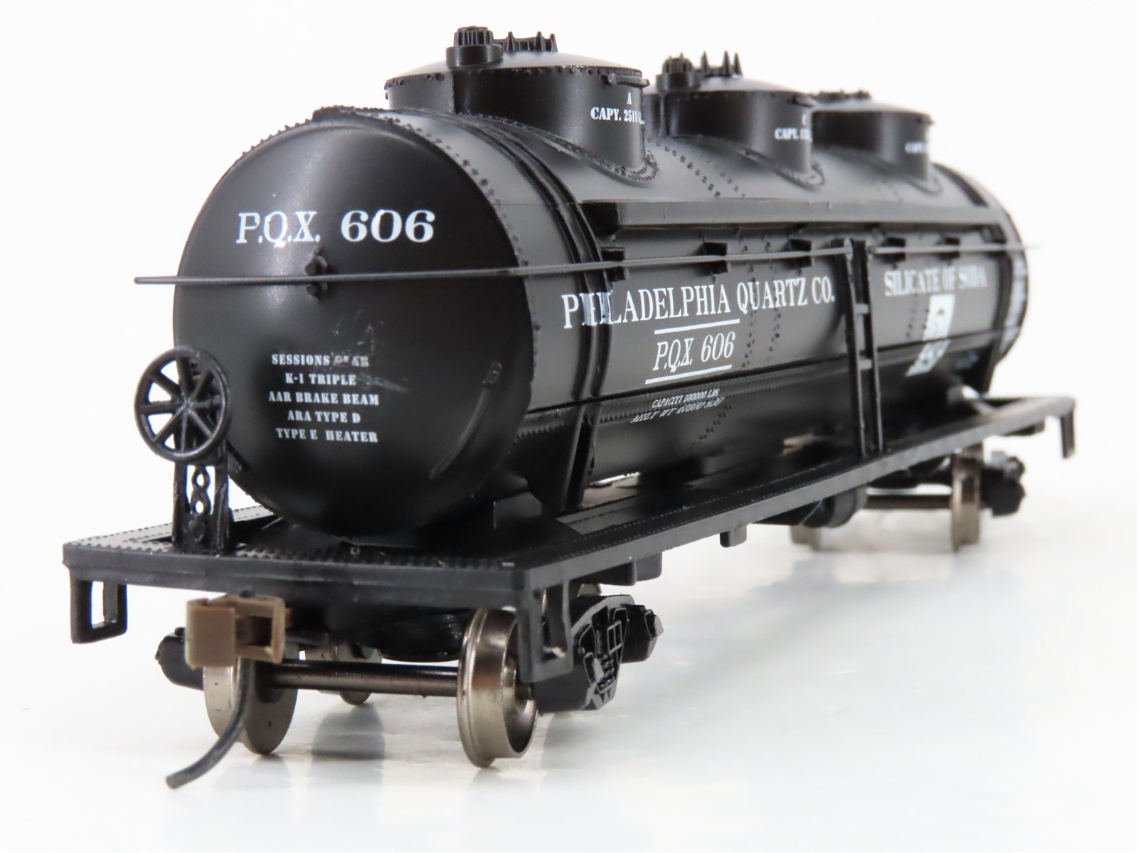 HO Bachmann Silver Series 17128 PQX Philadelphia Quartz Triple Dome Tank Car 606