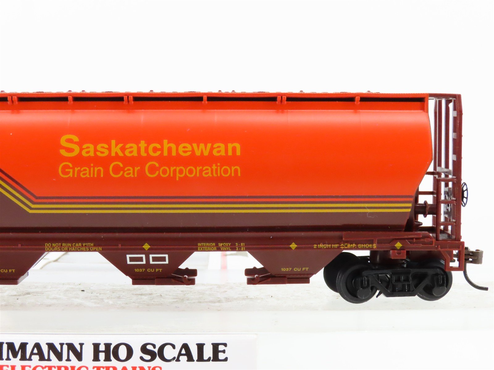 HO Scale Bachmann 76902 SKNX Saskatchewan 4-Bay Cylindrical Grain Hopper #397387