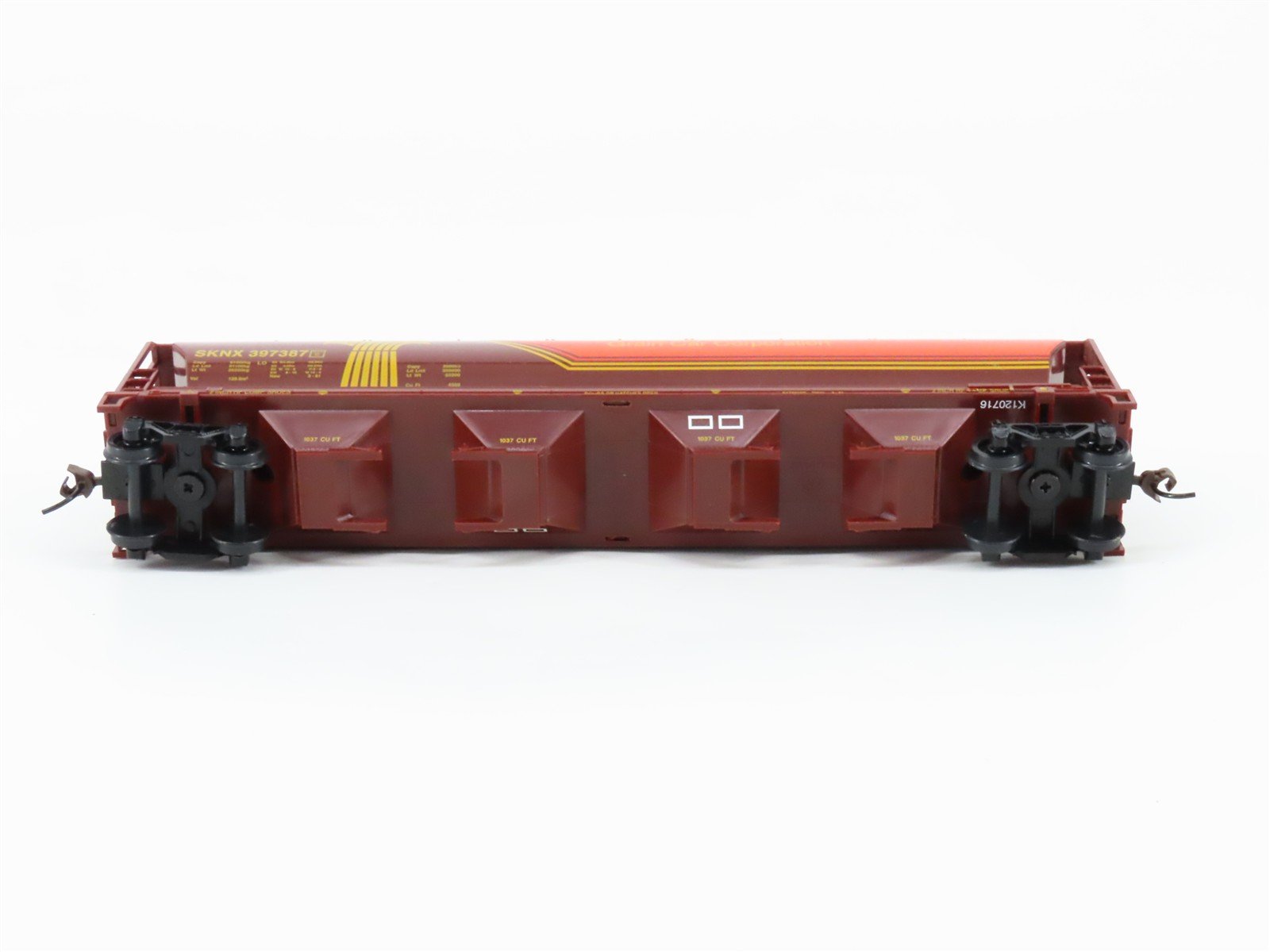 HO Scale Bachmann 76902 SKNX Saskatchewan 4-Bay Cylindrical Grain Hopper #397387