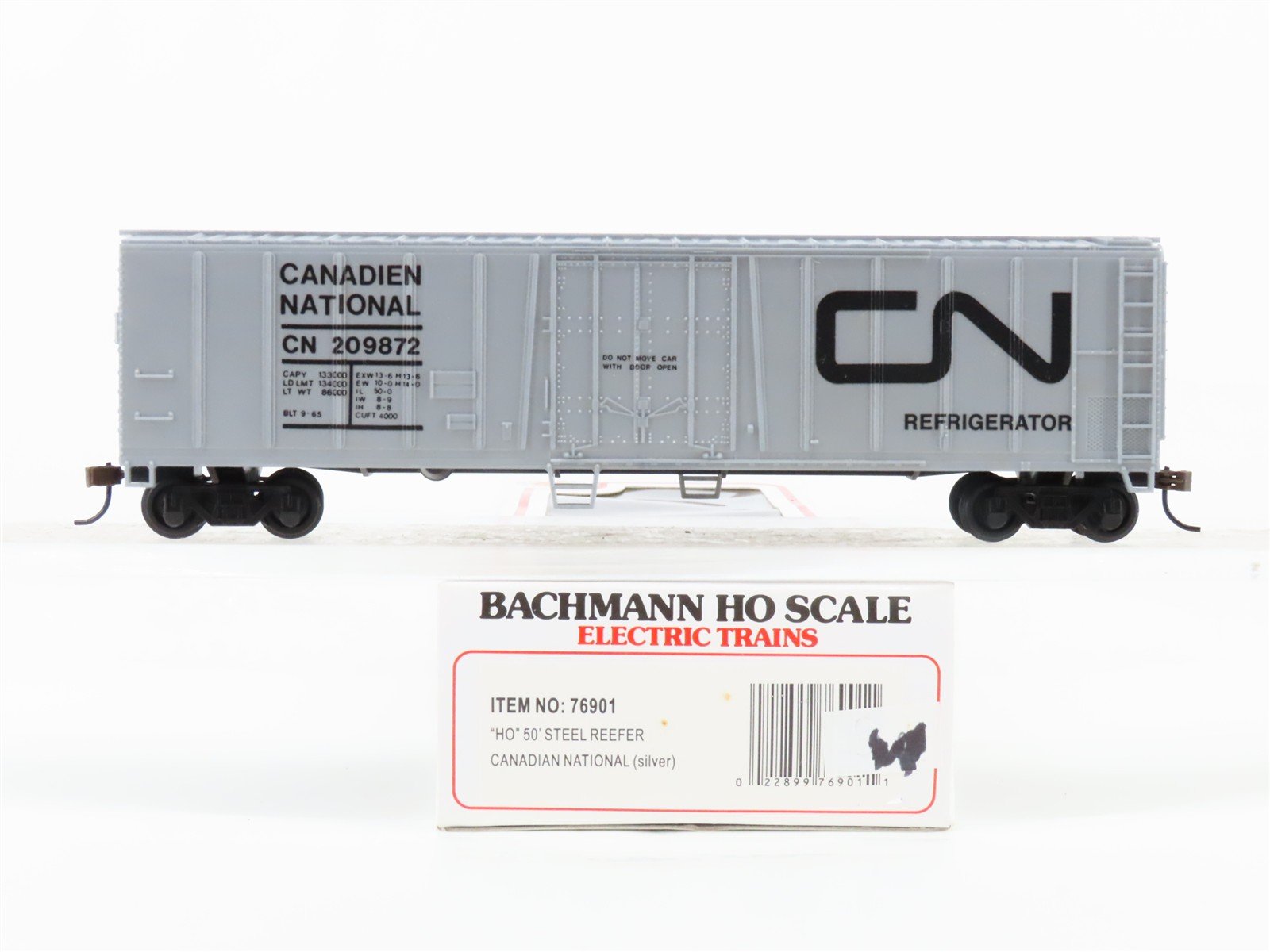 HO Scale Bachmann 76901 CN Canadian National Railroad 50' Steel Reefer #209872