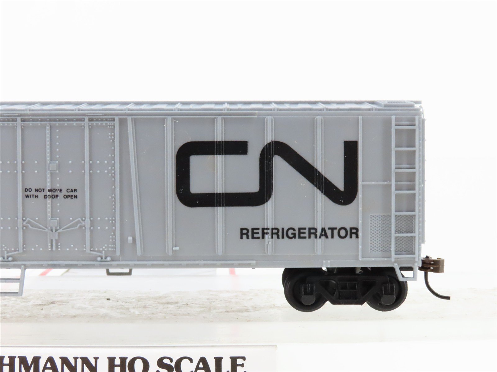 HO Scale Bachmann 76901 CN Canadian National Railroad 50' Steel Reefer #209872