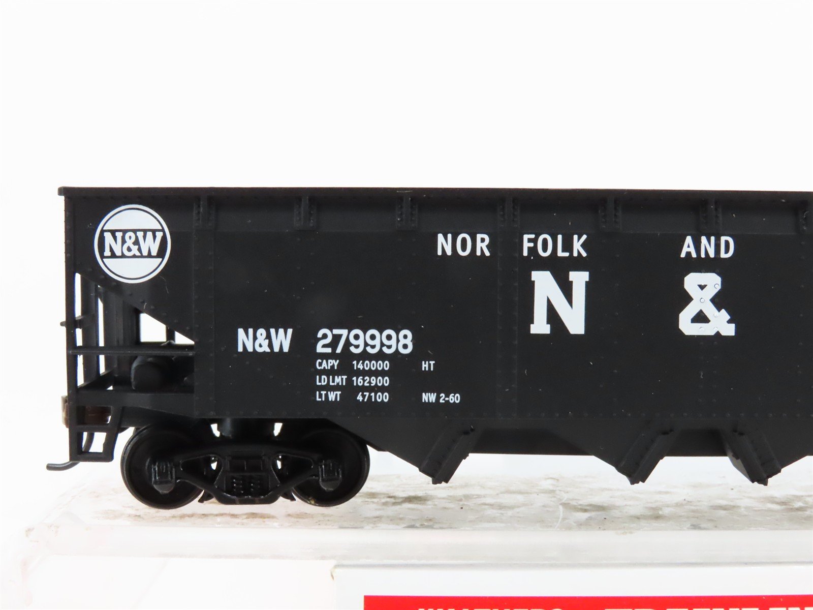 HO Walthers Trainline 931-655 N&W Norfolk & Western 40' Offset Hopper #279998