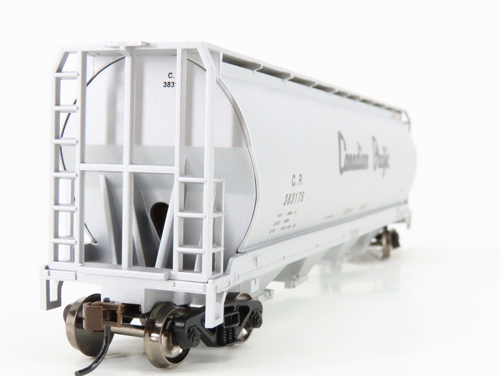 HO Scale Bachmann Silver Series 19142 CP Canadian Pacific 4-Bay Hopper #383176