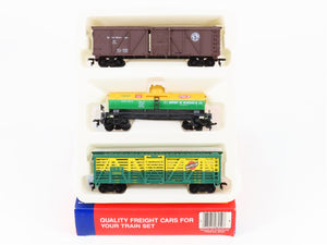 HO Scale Life-Like 8459 GN/DUPX/CNW Box Car, Tank Car, & Stock Car 3-Pack