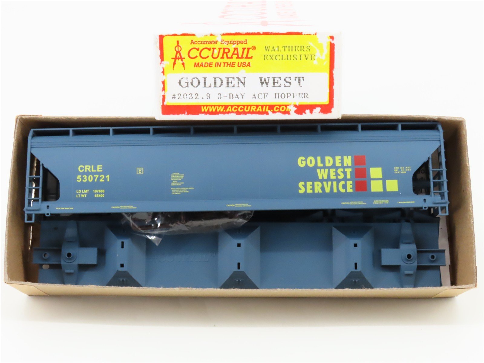 HO Scale Accurail Kit #2032.9 CRLE Golden West 3-Bay Covered Hopper #530721