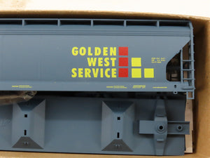 HO Scale Accurail Kit #2032.9 CRLE Golden West 3-Bay Covered Hopper #530721