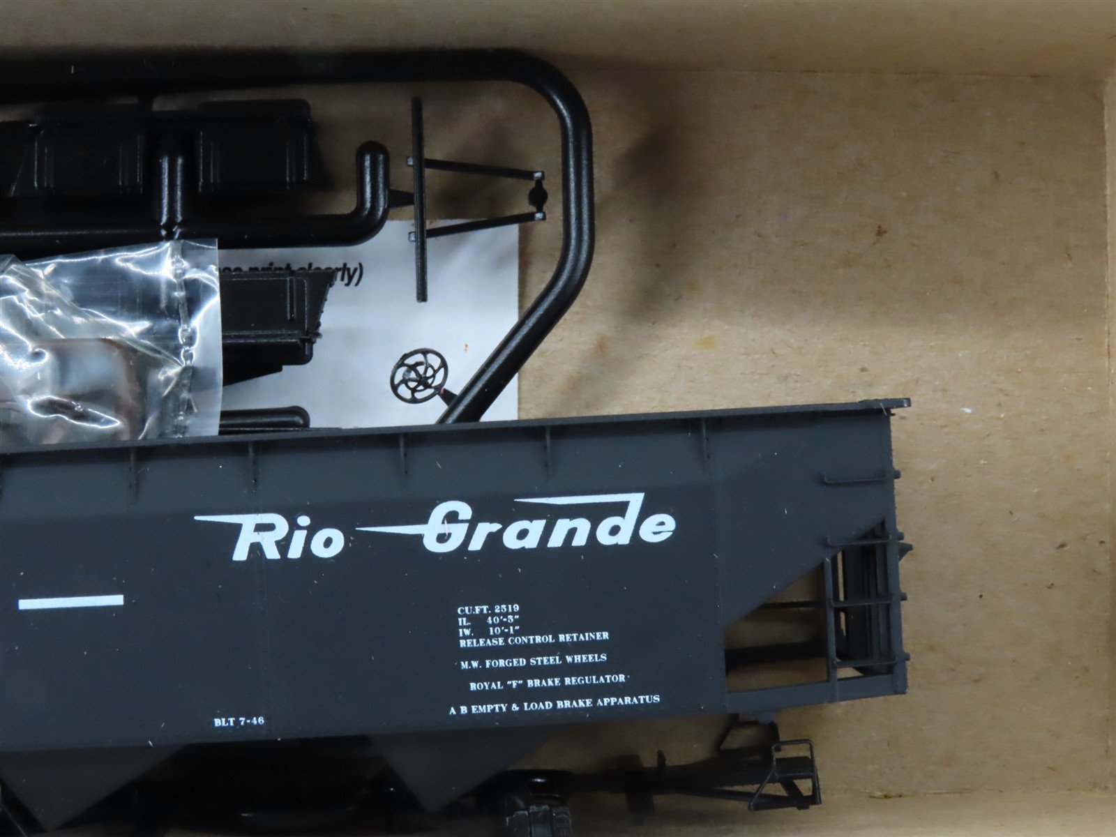 HO Scale Accurail Kit #7525 D&RGW Rio Grande Railroad 3-Bay Open Hopper #24865