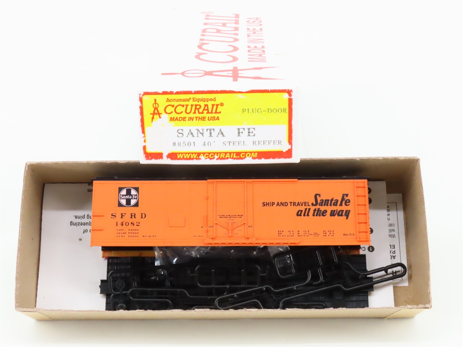 HO Scale Accurail Kit #8501 SFRD Santa Fe Super Chief 40' Steel Reefer #14082
