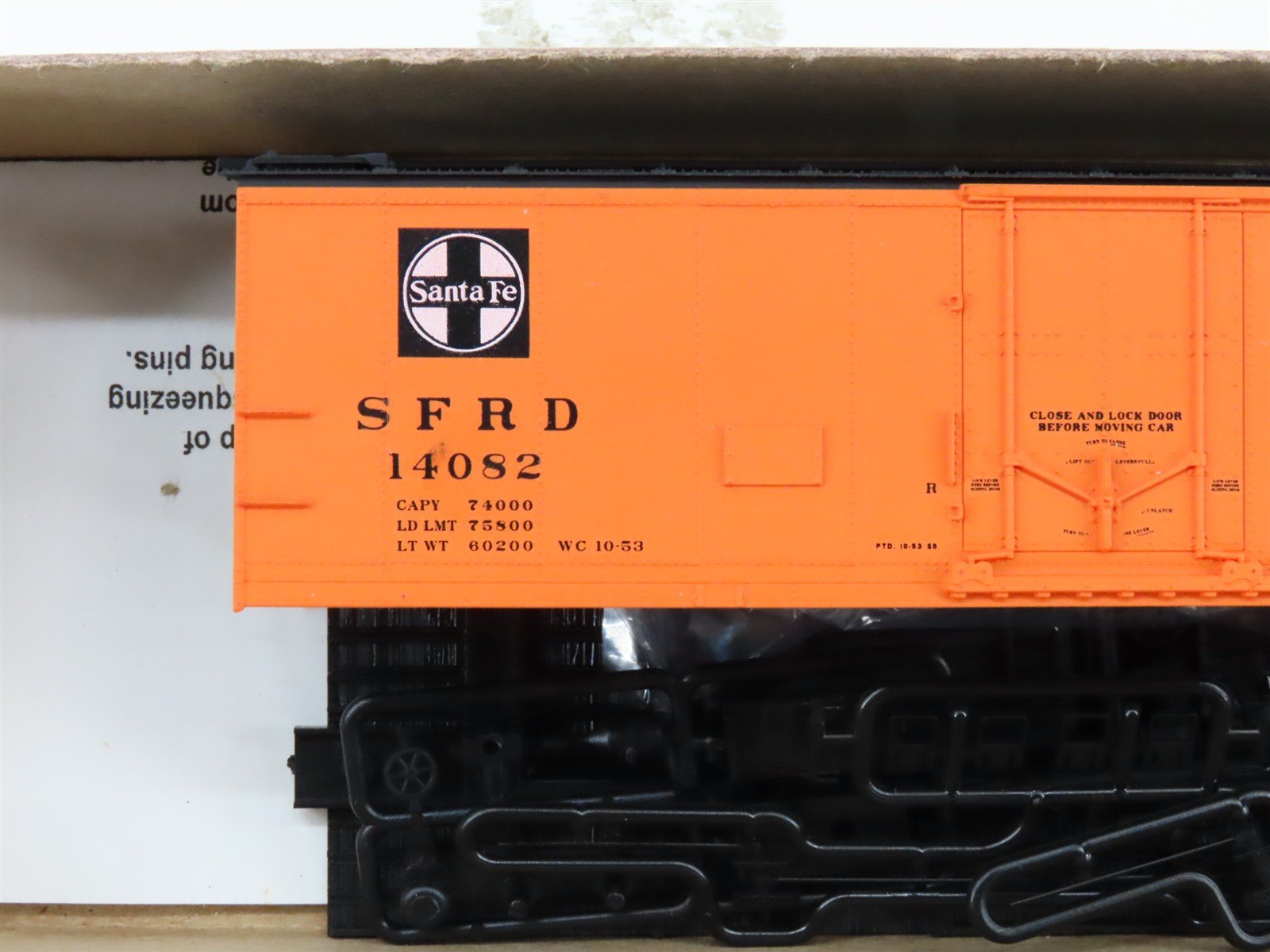 HO Scale Accurail Kit #8501 SFRD Santa Fe Super Chief 40' Steel Reefer #14082