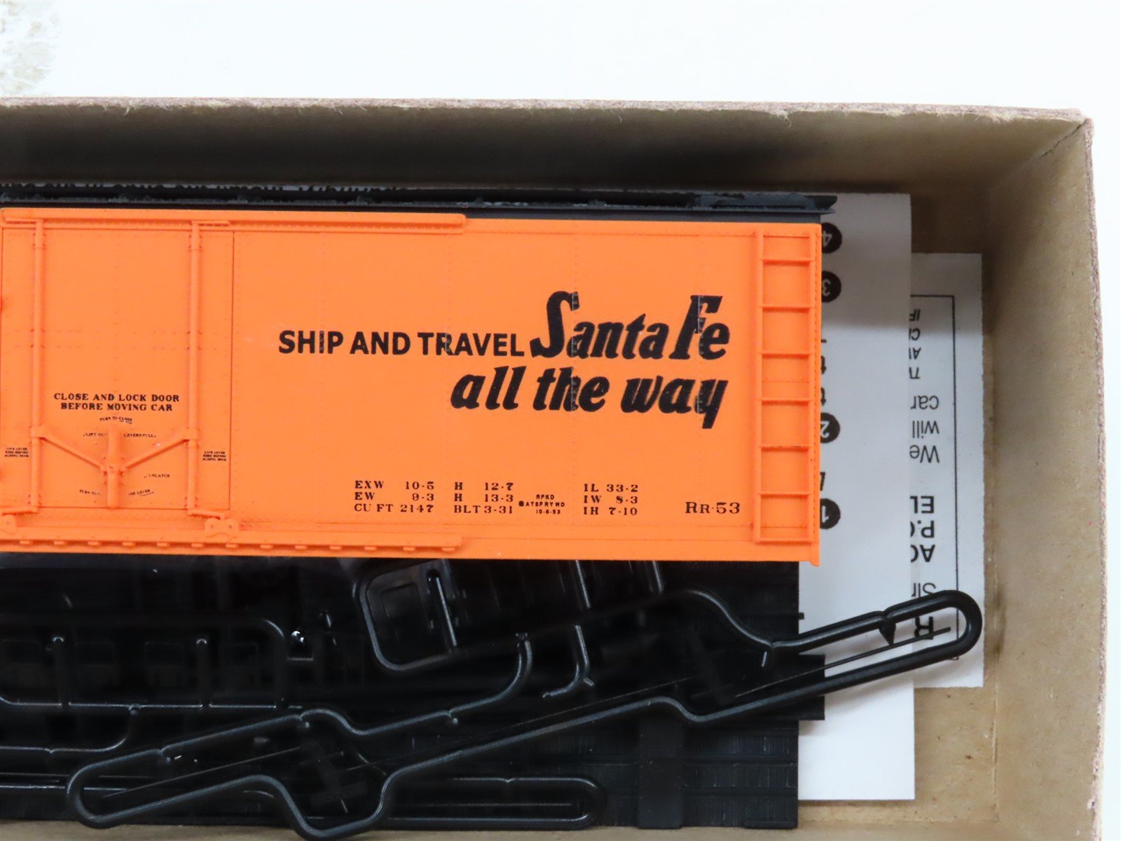 HO Scale Accurail Kit #8501 SFRD Santa Fe Super Chief 40' Steel Reefer #14082