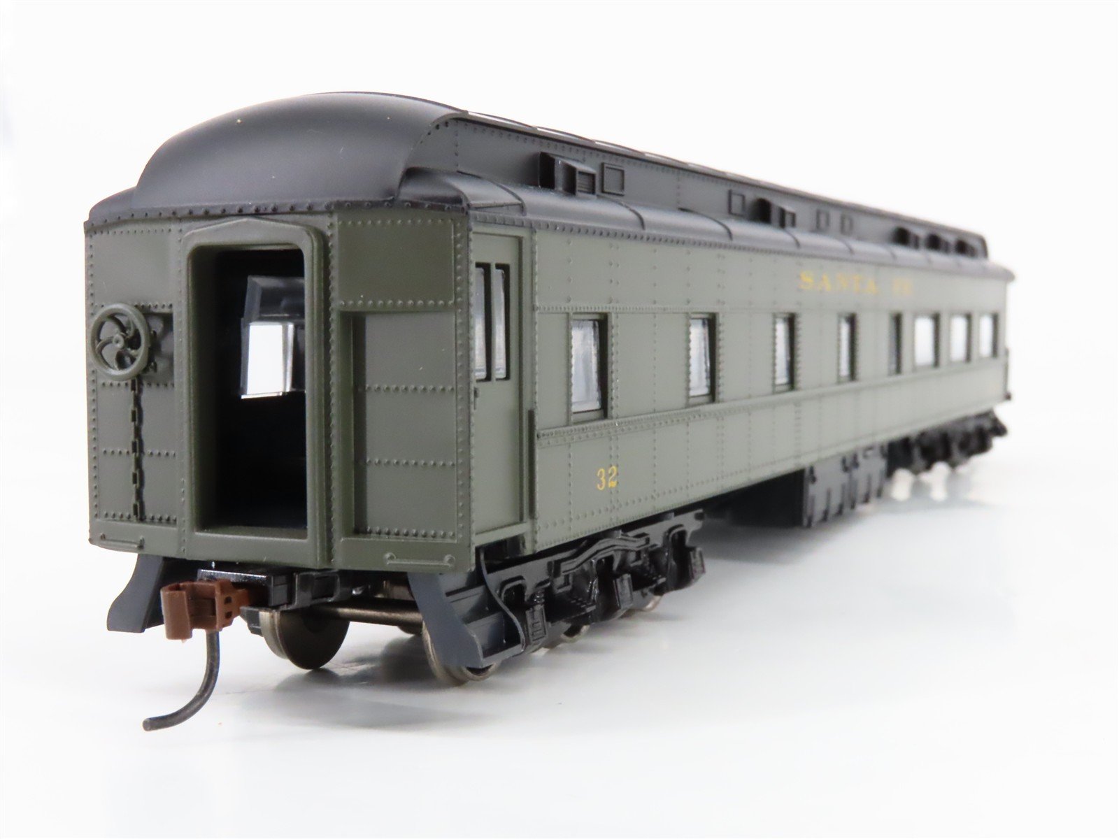 HO Scale Athearn 7856 ATSF Santa Fe Heavyweight Observation Passenger #32