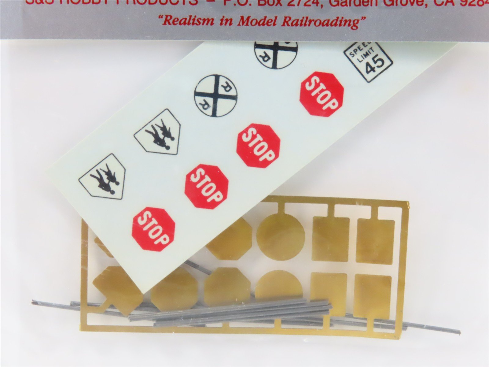 HO 1/87 Scale S&S Hobby Products Kit #300 Brass Street Sign Set of 12 - Sealed