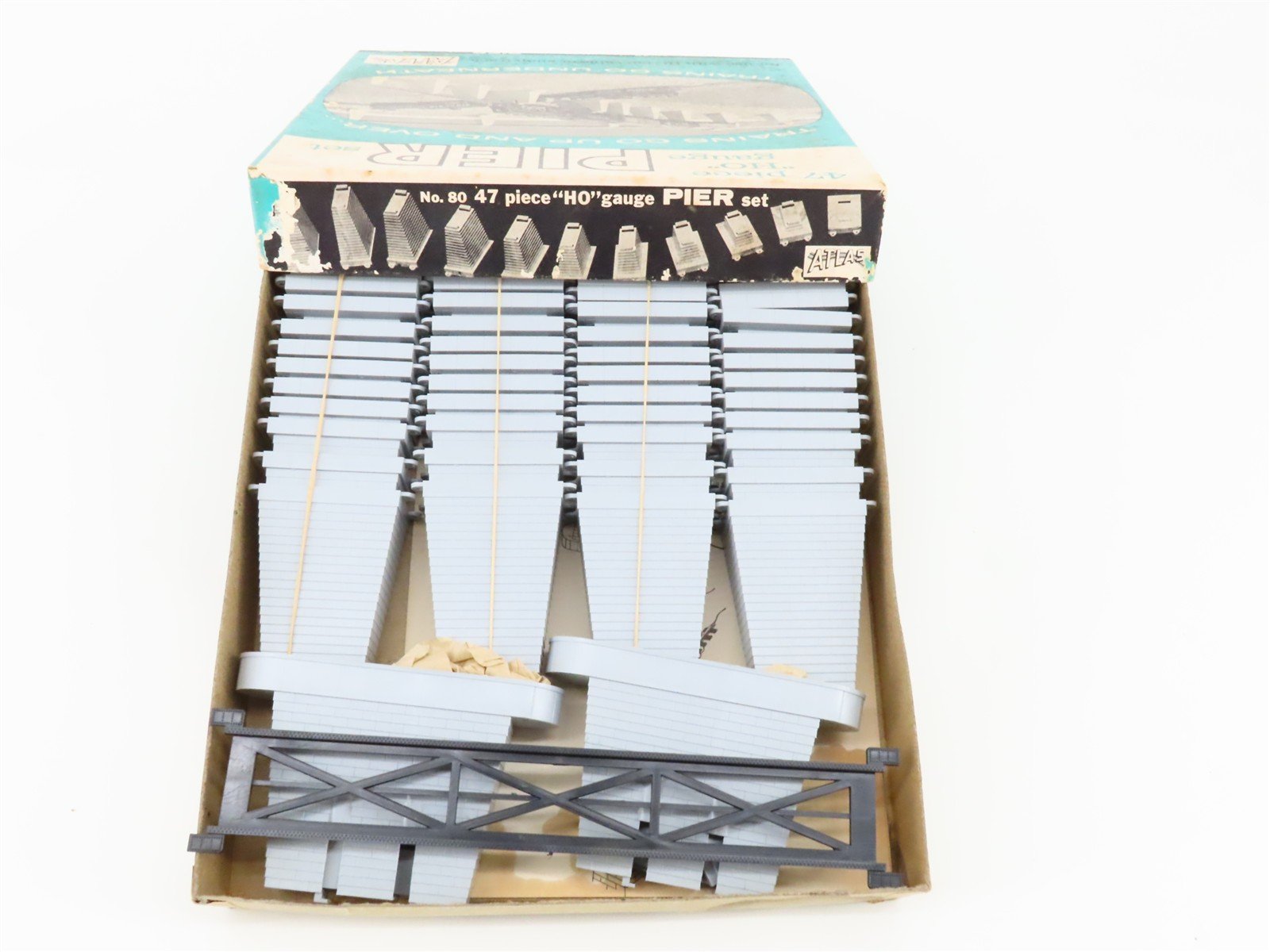 HO 1/87 Scale Atlas No. 80 Pier Set of 47 Pieces