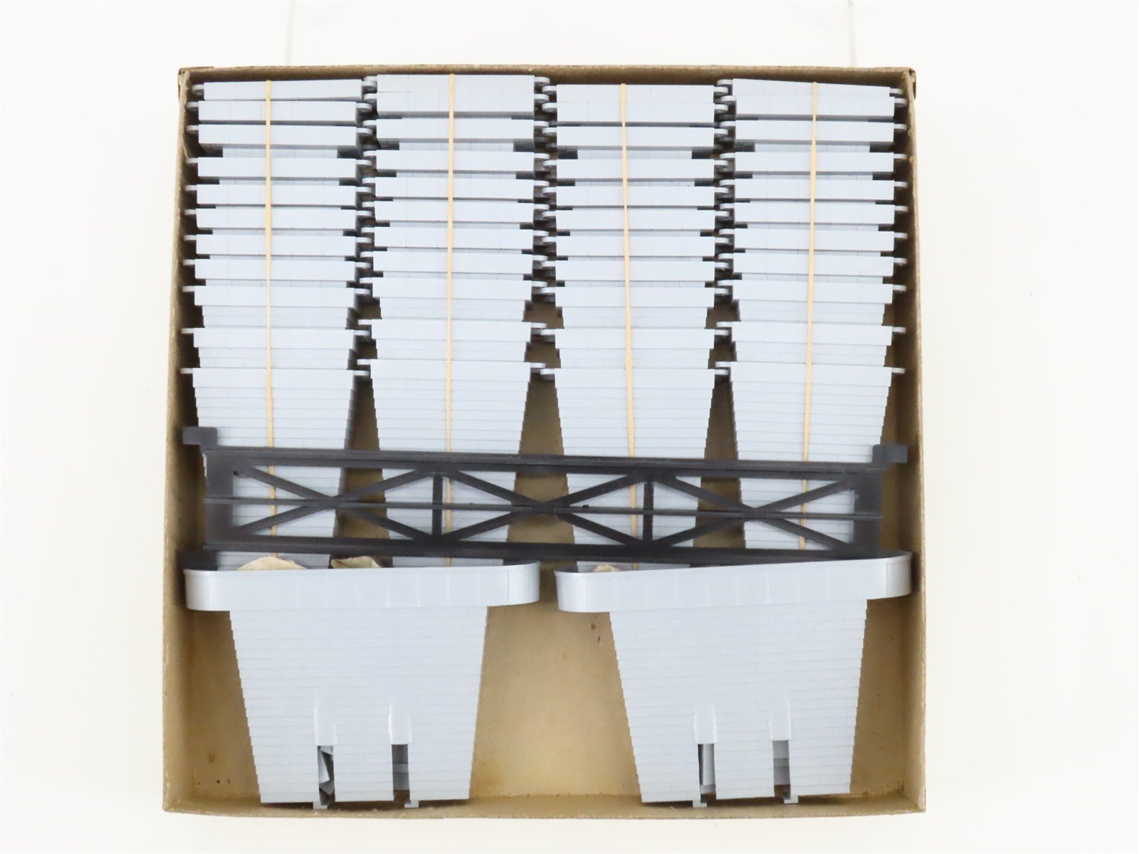 HO 1/87 Scale Atlas No. 80 Pier Set of 47 Pieces