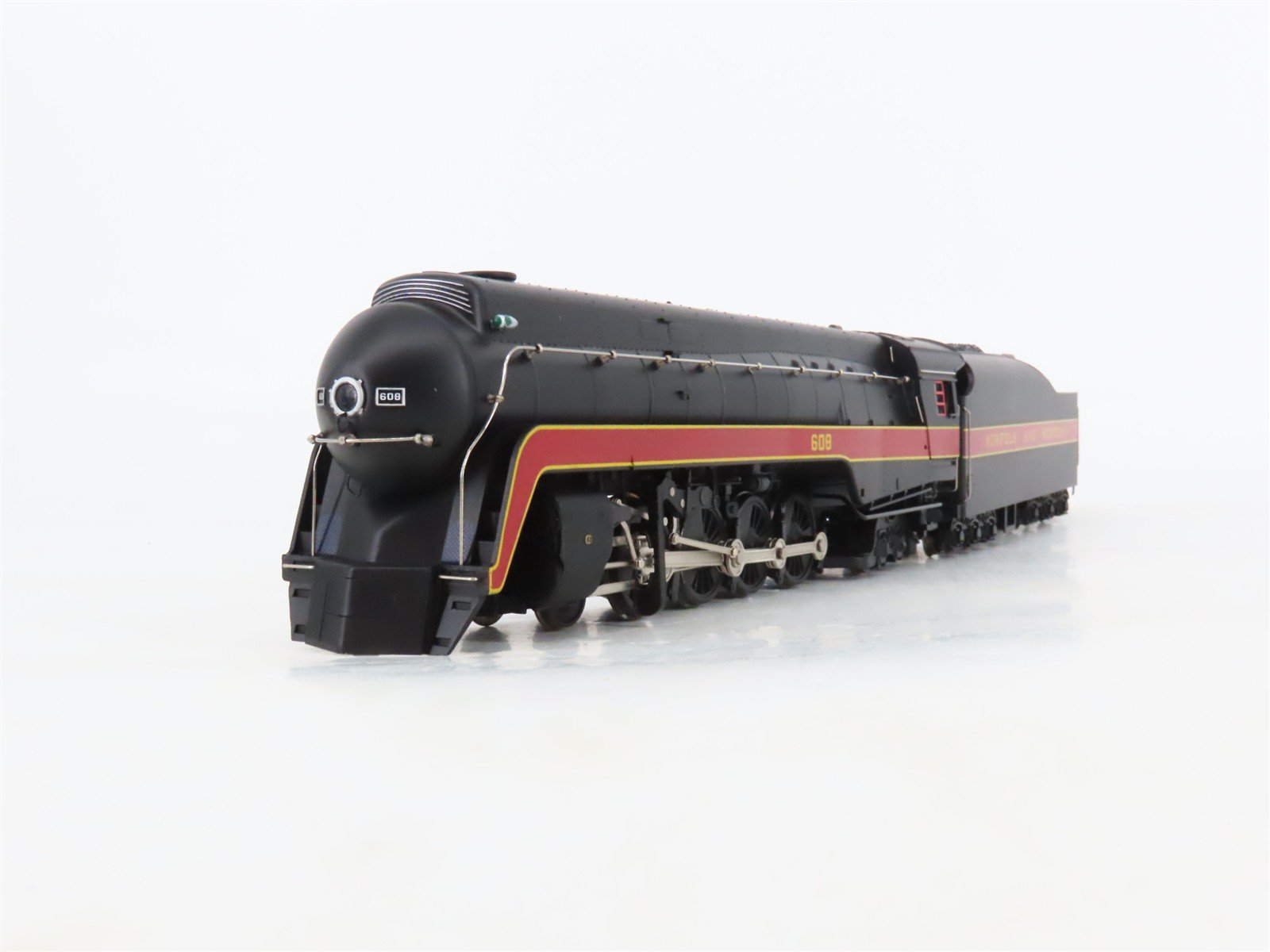HO Scale Bachmann 82105 N&W Norfolk & Western 4-8-4 J Class Steam Loco #608