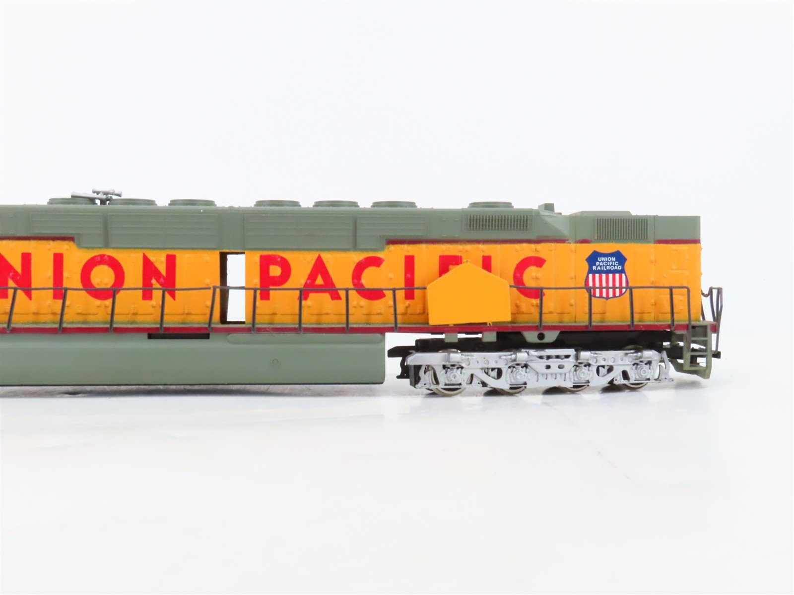HO Scale Bachmann 66501 UP Union Pacific DD40X Diesel Locomotive #6922