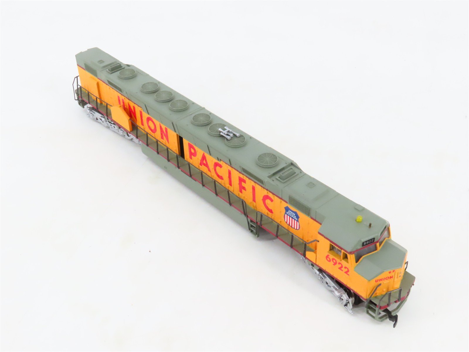 HO Scale Bachmann 66501 UP Union Pacific DD40X Diesel Locomotive #6922