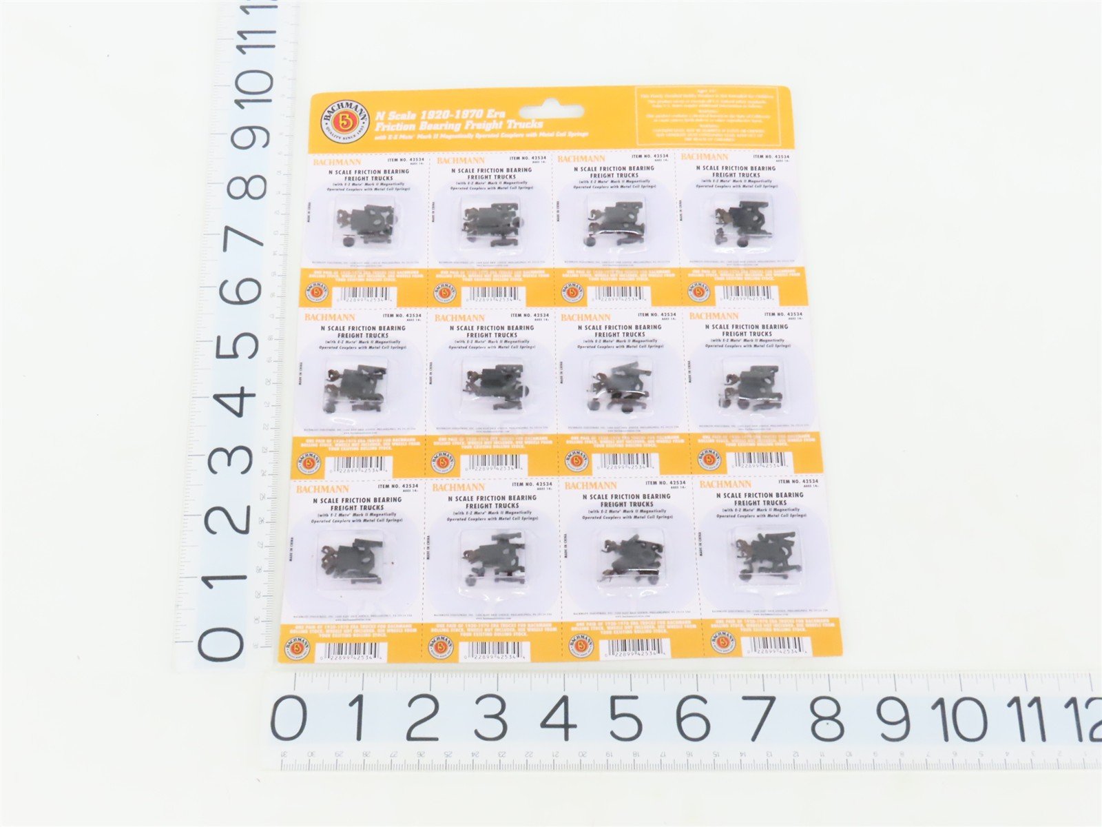 N Bachmann 42534 Friction Bearing Freight Trucks w/ Knuckle Couplers - 16 Pairs