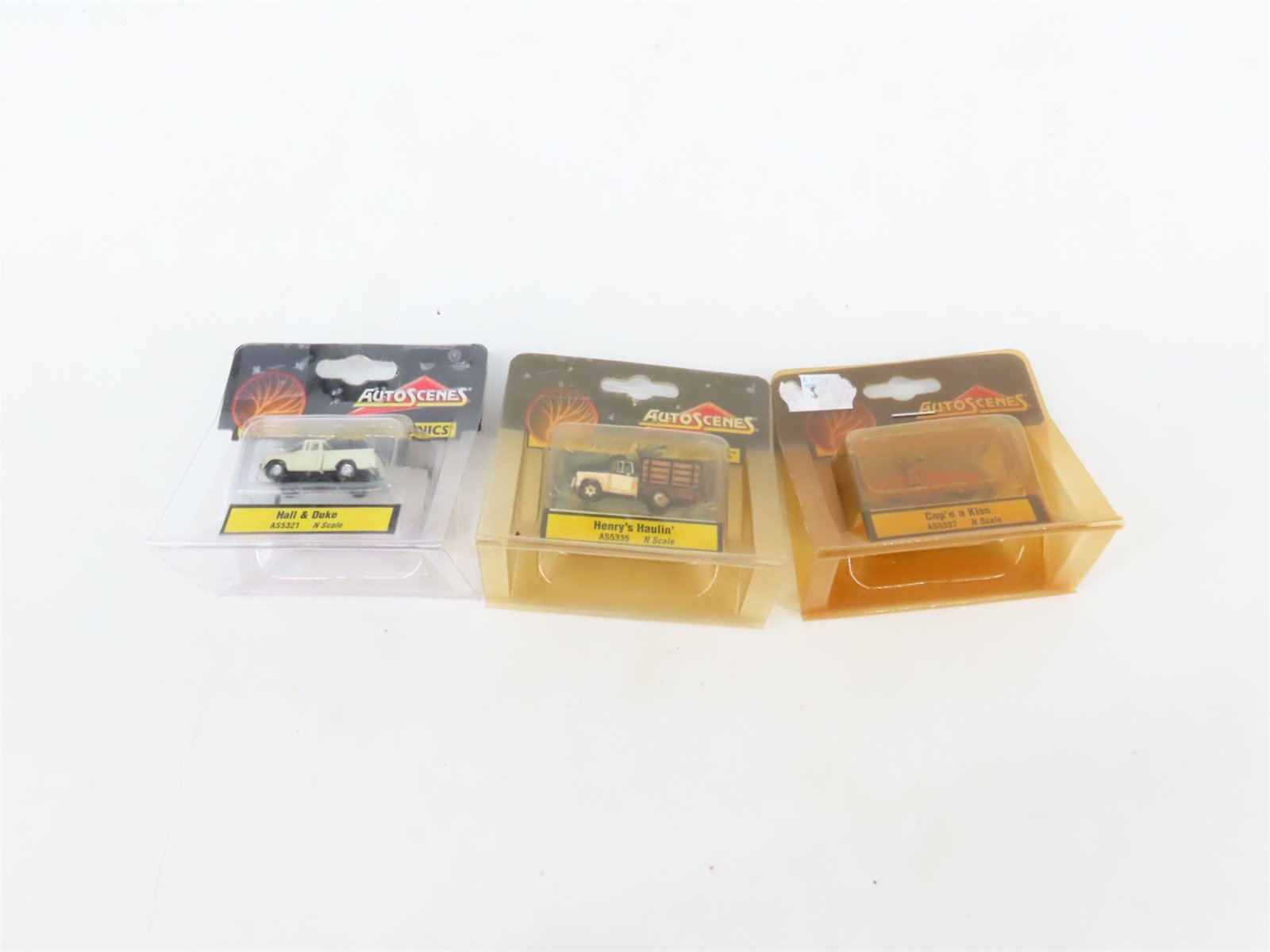 LOT of 3 N 1/160 Scale Woodland Scenics AutoScenes: Hall & Duke, Haulin', & Cop