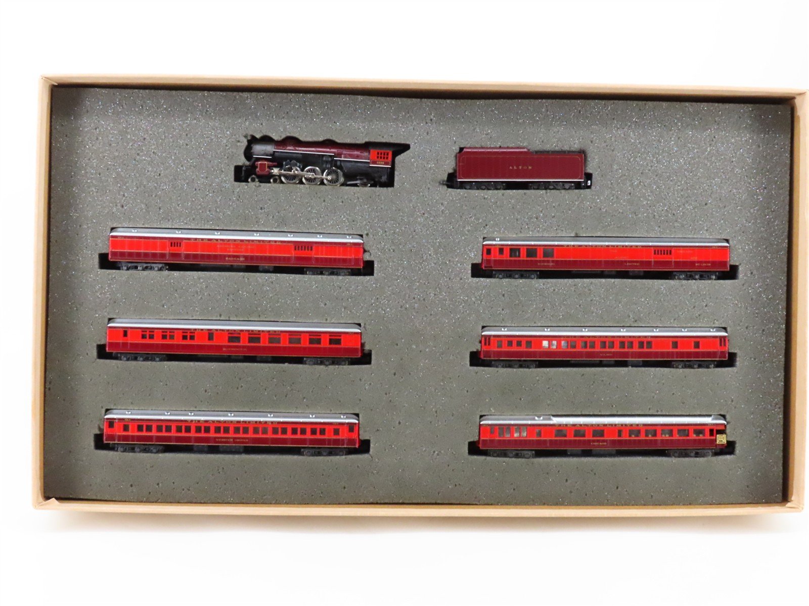 N Scale Con-Cor New Alton Limited Steam Passenger 6-Car Set