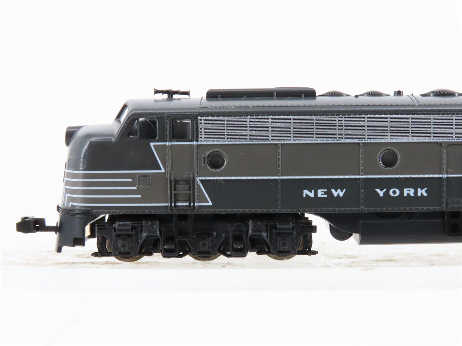 N Scale Kato NYC New York Central E8/9A Diesel Locomotive 2-Pack
