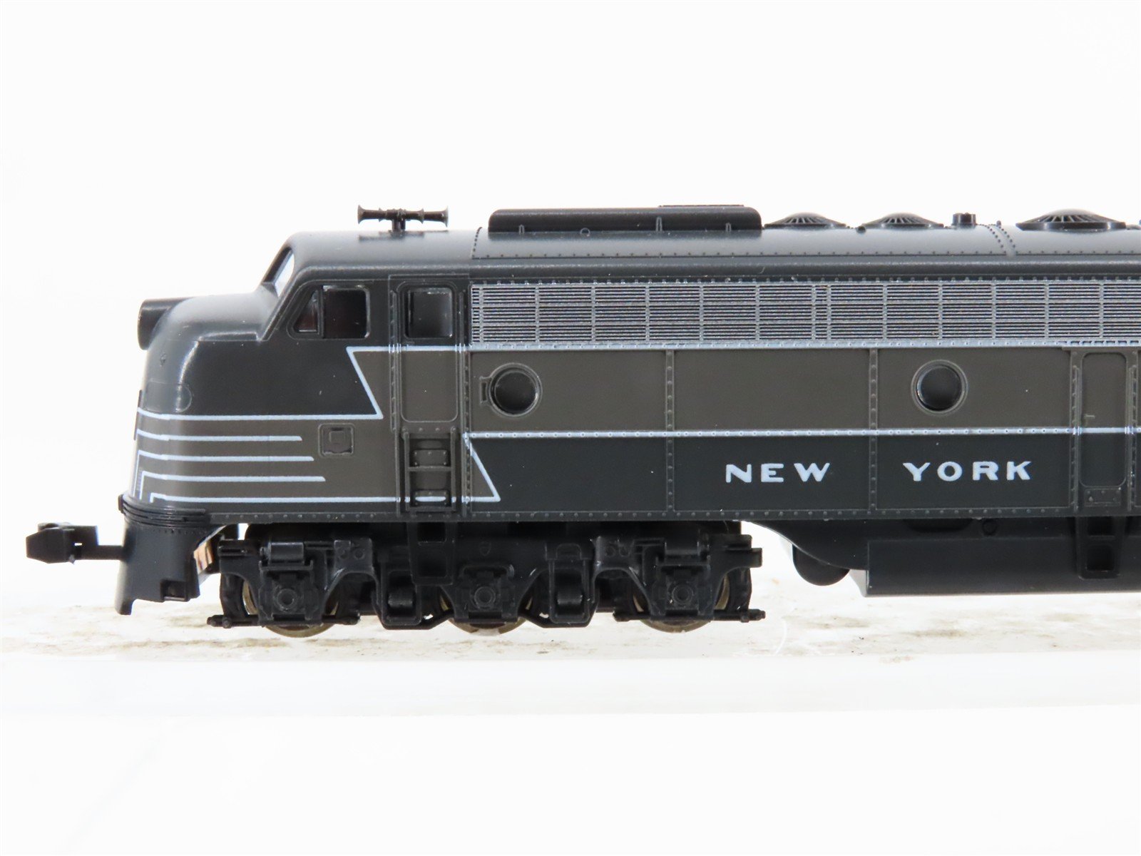 N Scale Kato NYC New York Central E8/9A Diesel Locomotive 2-Pack