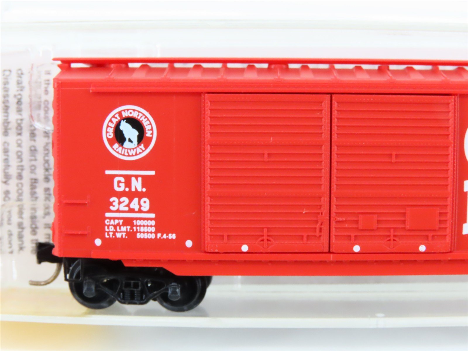N Scale Micro-Trains MTL 23200 GN Great Northern 40' Boxcar #3249