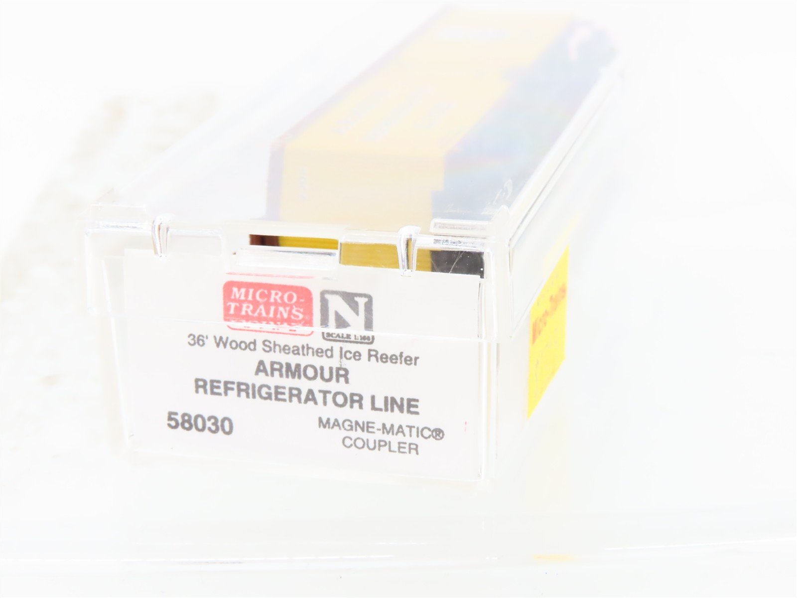 N Scale Micro-Trains MTL 49390 Armour Refrigerator Line 40' Wood Reefer #7306