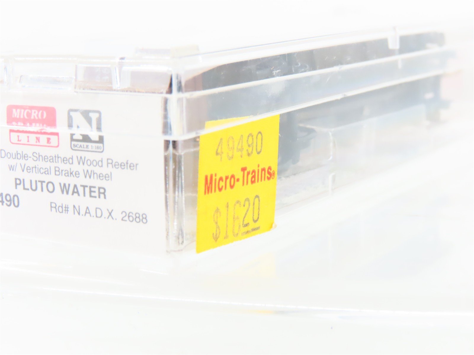 N Scale Micro-Trains MTL 49490 NADX Pluto Water 40' Wood Reefer #2688