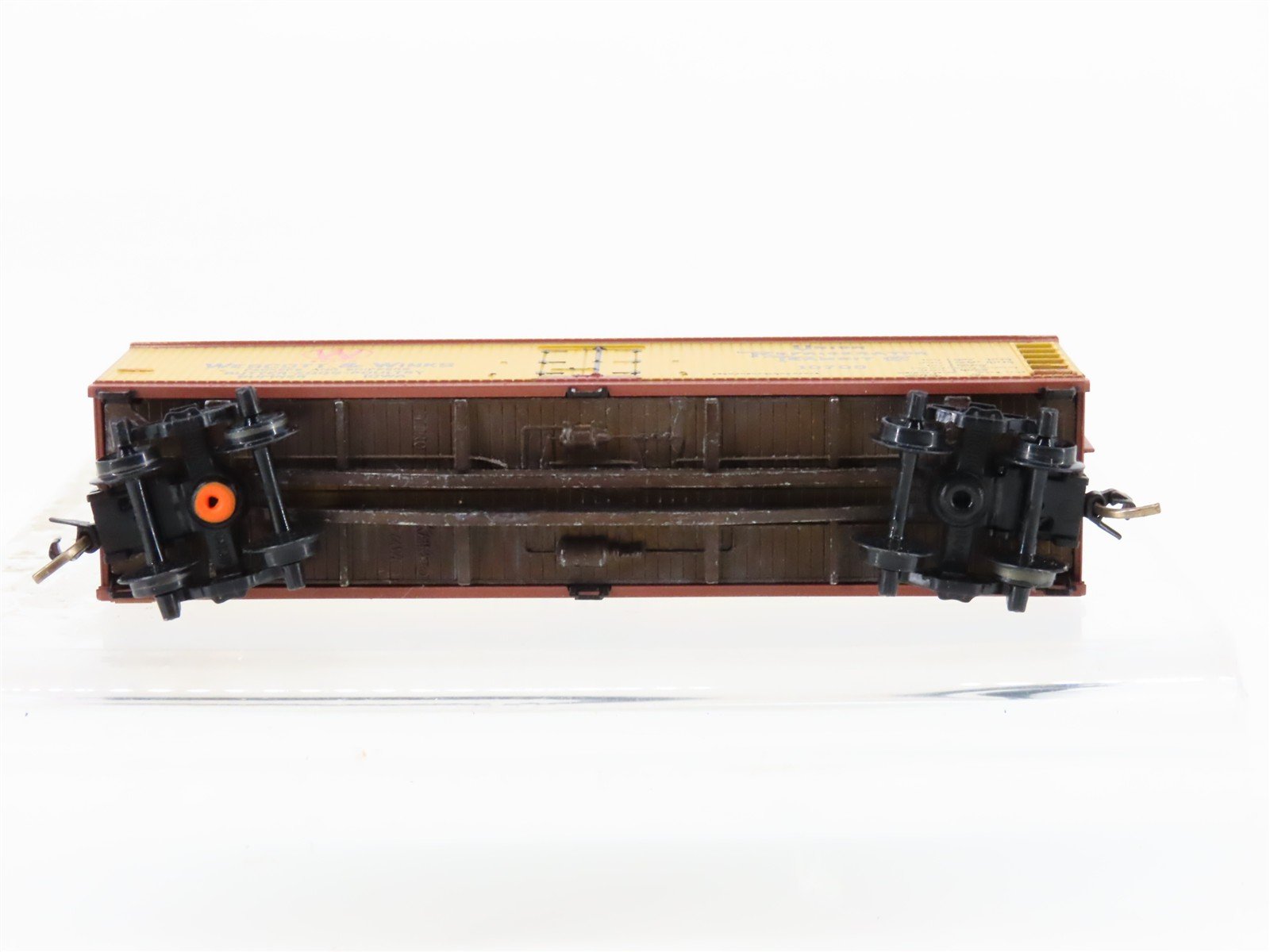 N Scale Micro-Trains MTL 49380 URTC West & Winks 40' Wood Reefer #10700