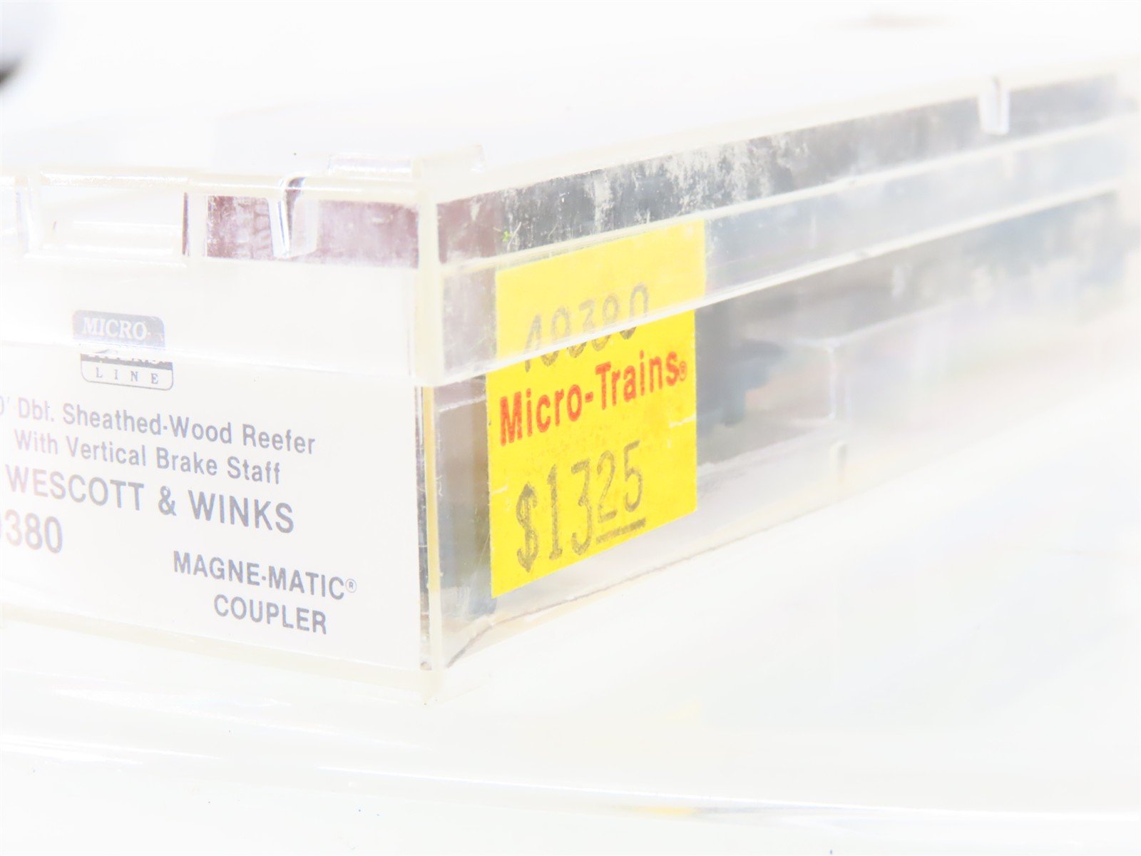 N Scale Micro-Trains MTL 49380 URTC West & Winks 40' Wood Reefer #10700