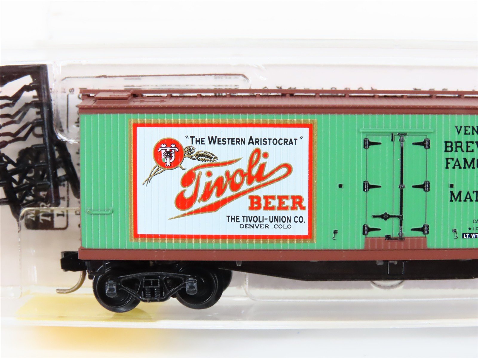 N Scale Micro-Trains MTL 49440 TUX Tivoli Beer 40' Wood Reefer #10700