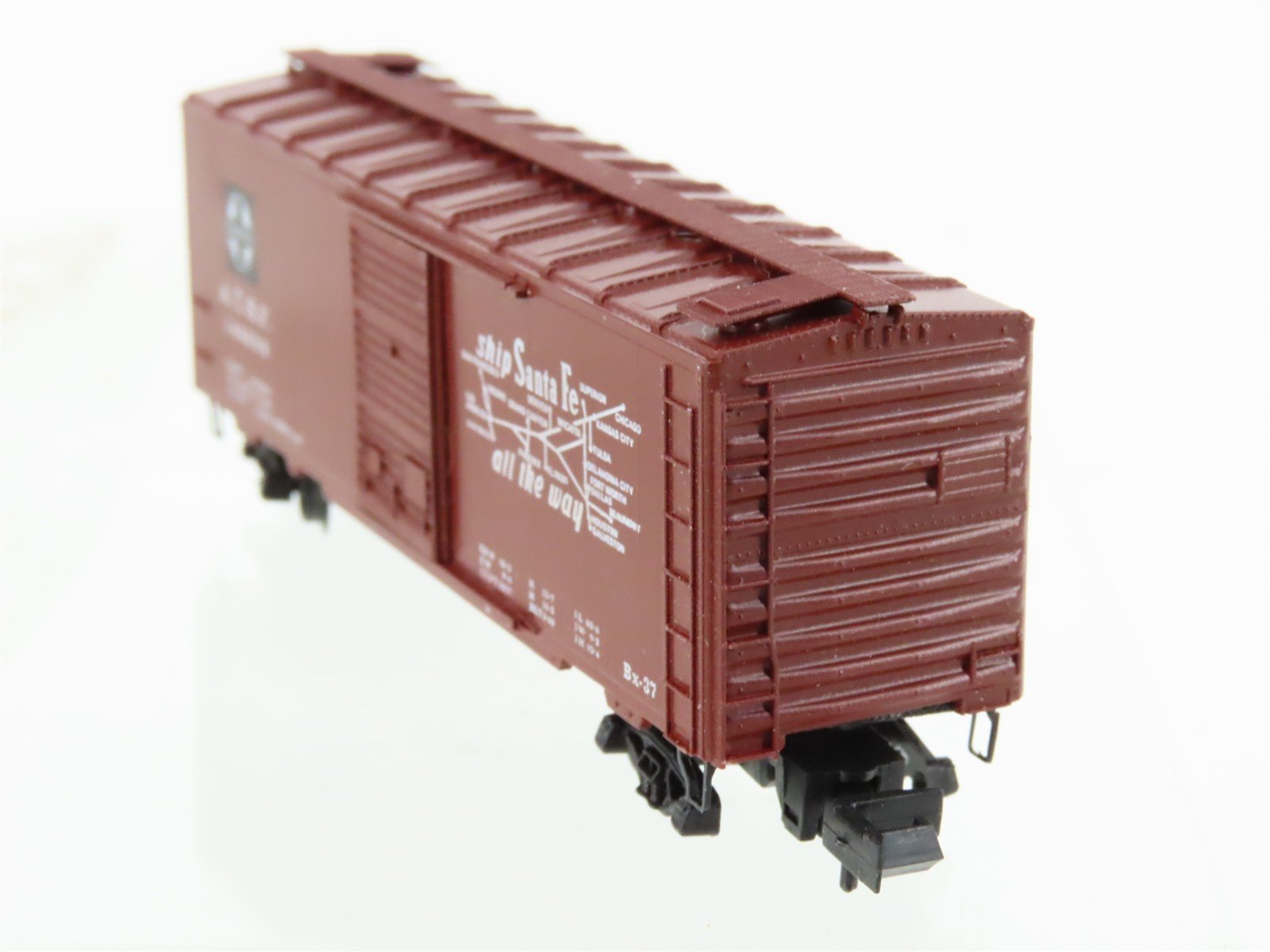 N Scale Micro-Trains/Kadee 20051 ATSF Santa Fe Chief 40' Boxcar #144699