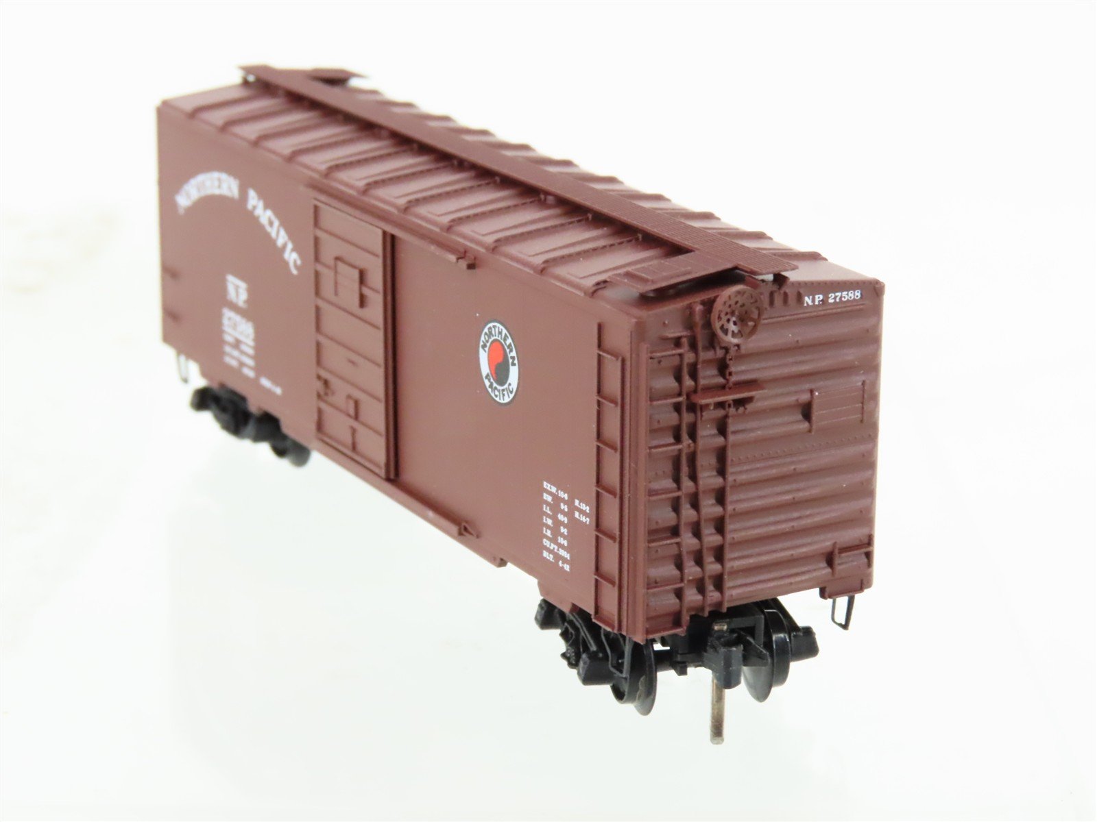N Scale Micro-Trains/Kadee 20980 NP Northern Pacific 40' Boxcar #27588