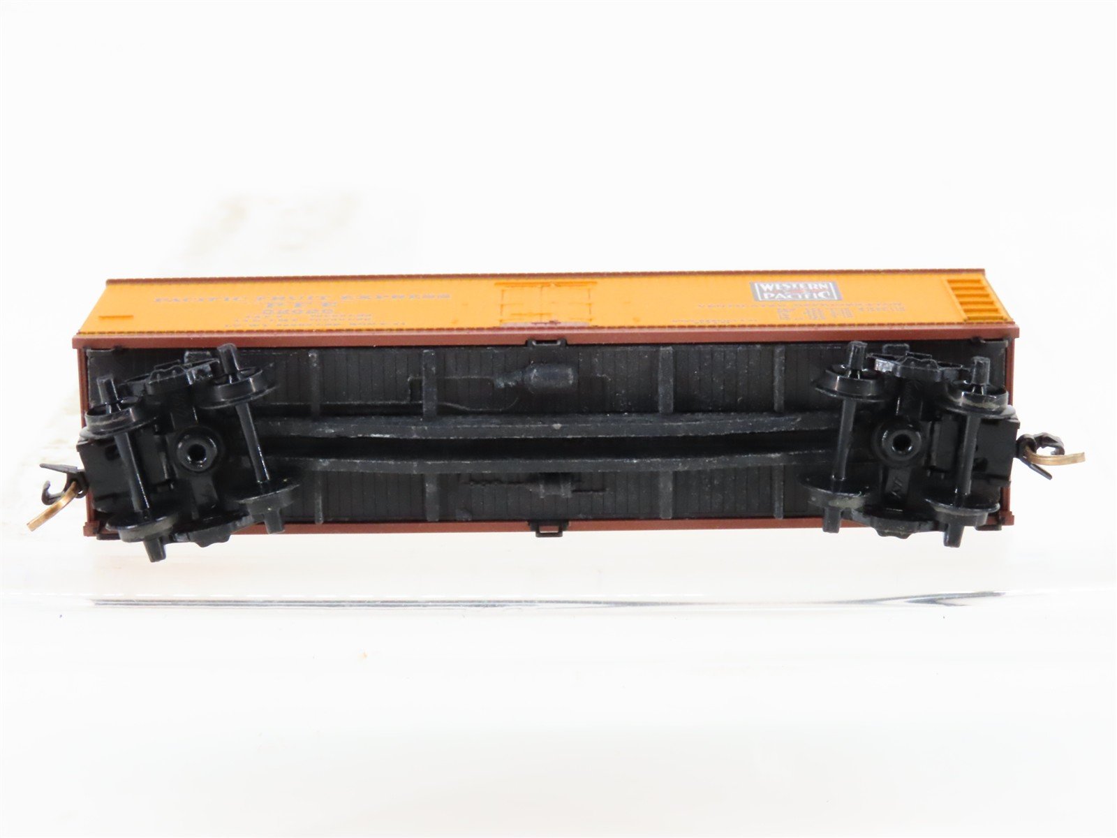 N Scale Micro-Trains/Kadee 47290 PFE Western Pacific 40' Boxcar #52626