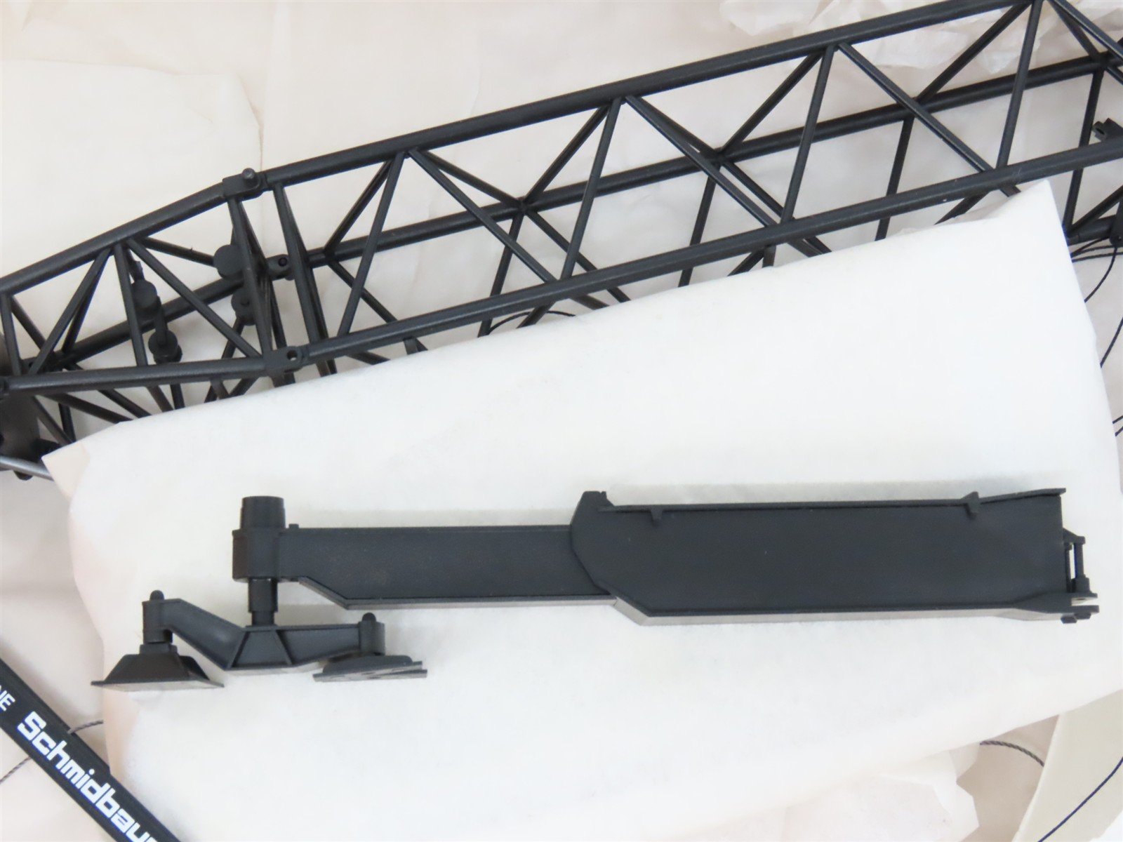 HO Scale Kibri 10326 Truck Mounted Crane w/Lattice-Type Jib Kit
