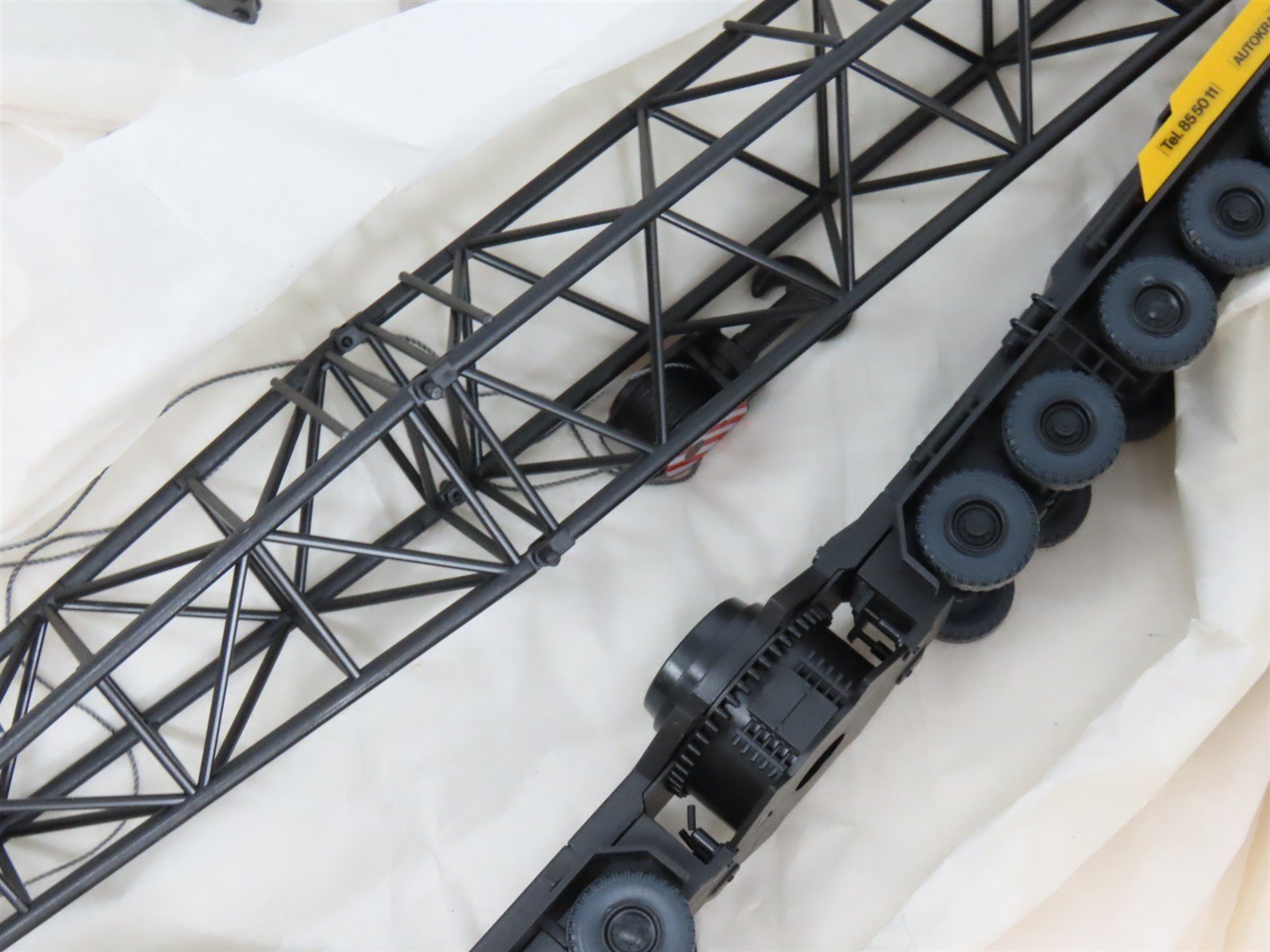 HO Scale Kibri 10326 Truck Mounted Crane w/Lattice-Type Jib Kit
