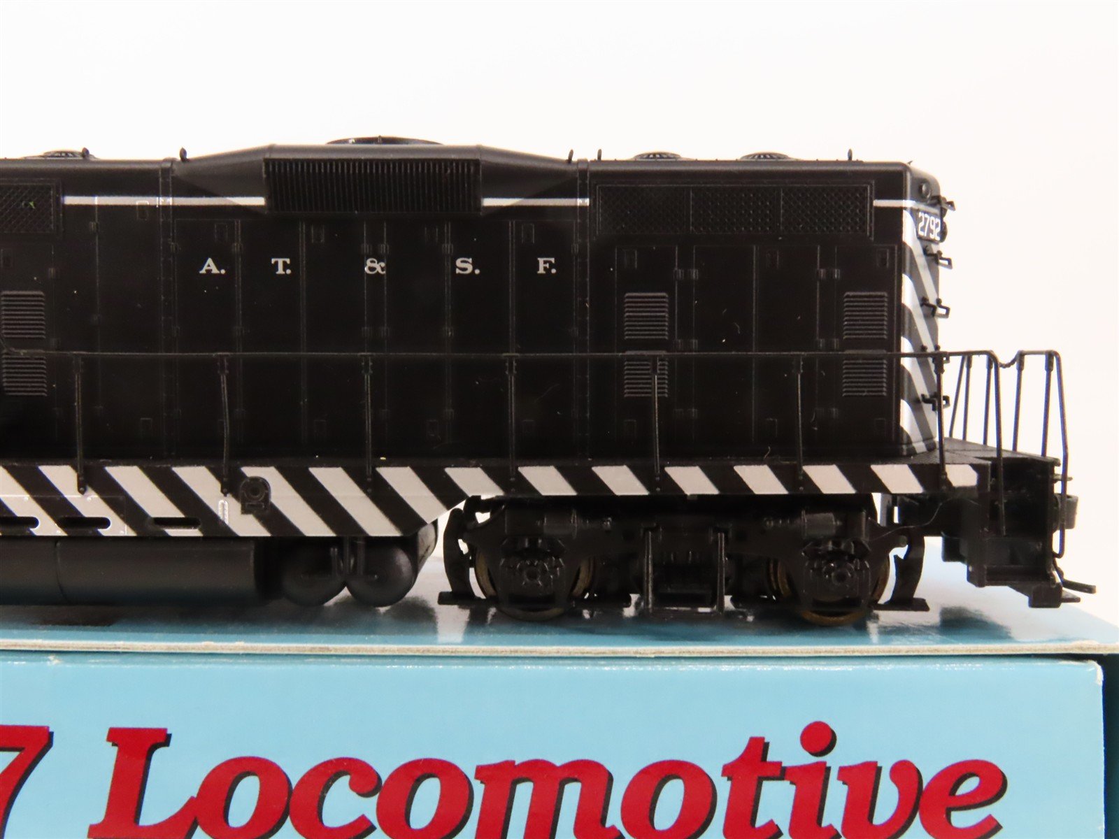 HO Scale PROTO 2000 23002 ATSF Santa Fe GP7 Phase II Diesel Locomotive #2792