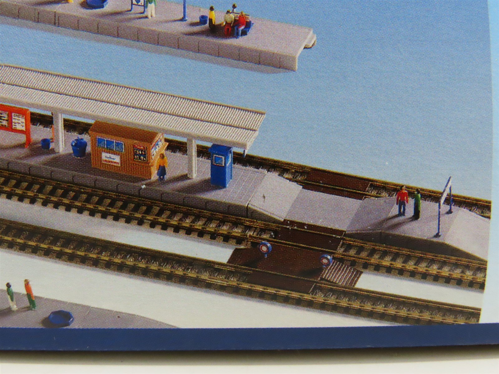 N 1/160 Scale Kibri Kit 7503 Station Platform - Sealed