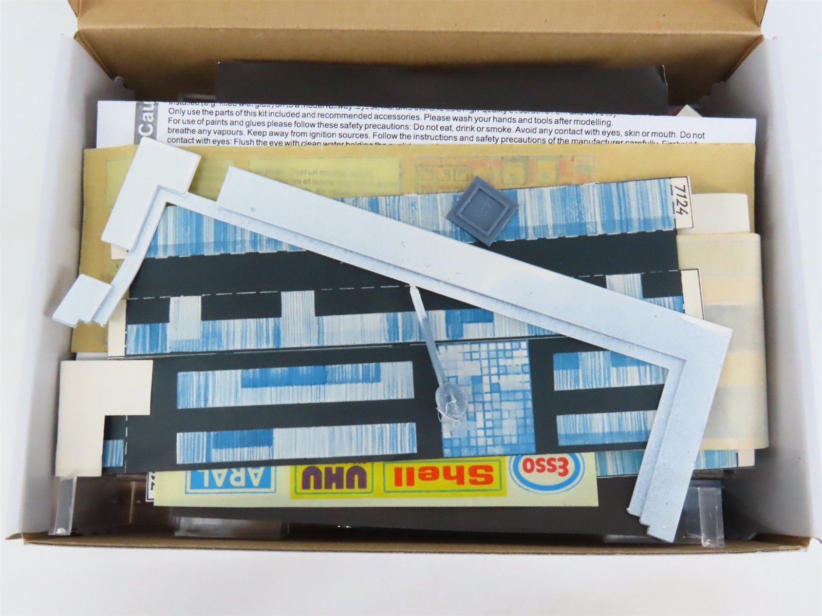 N 1/160 Scale Kibri Kit 37121 Commercial Office Building