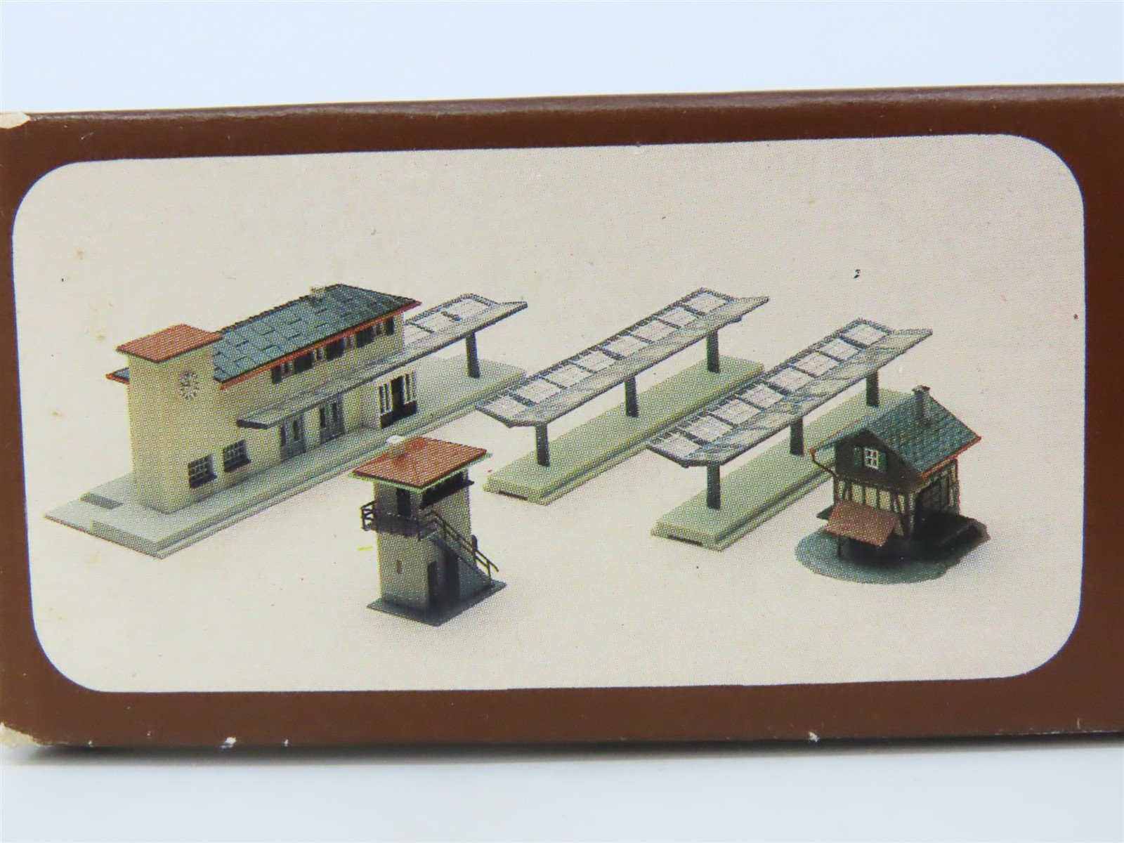 N 1/160 Scale FALLER Kit 2110 Station Set