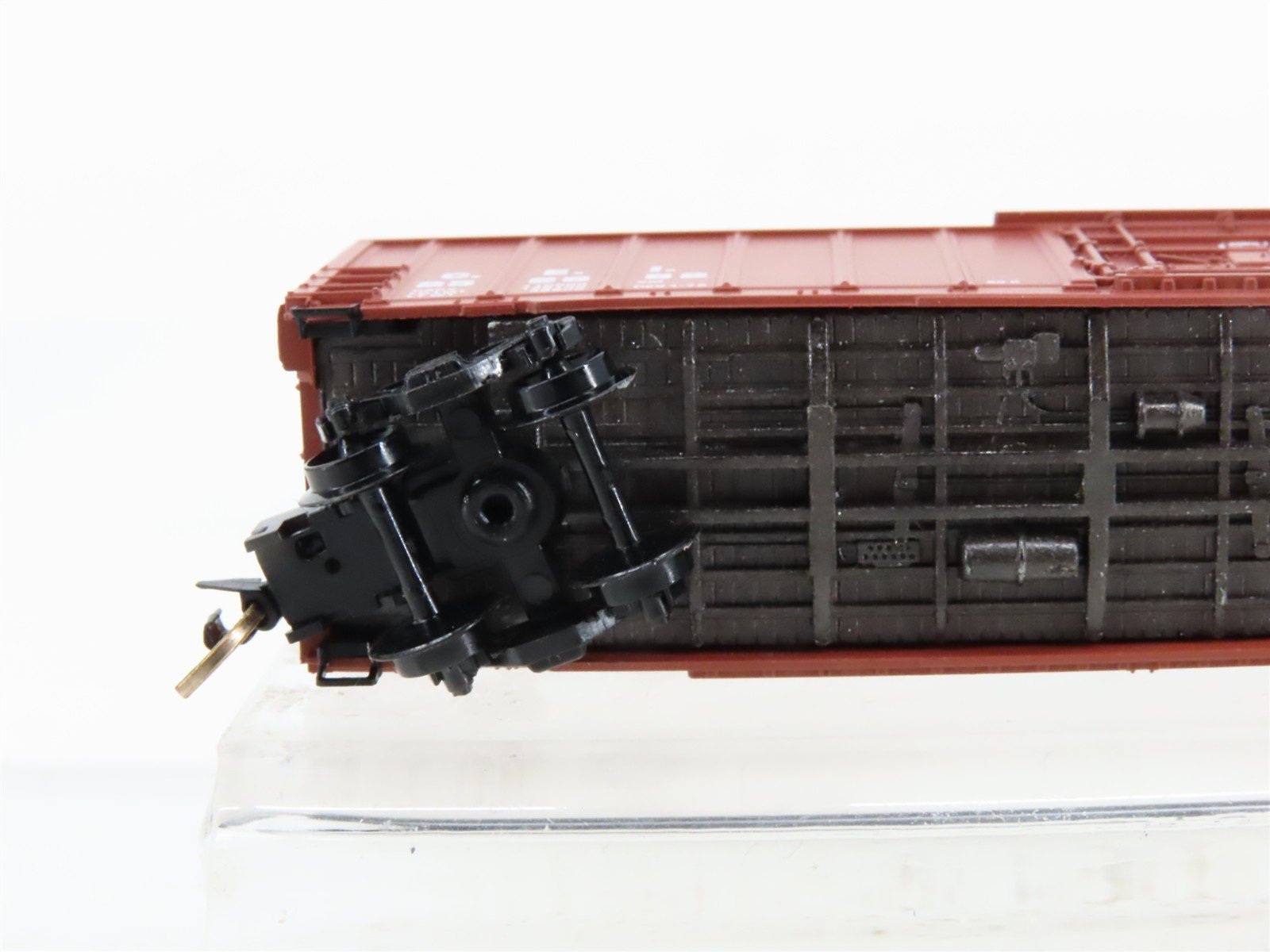 N Scale Micro-Trains 27030 CEI Chicago & Eastern Illinois Box Car 252882 RTR