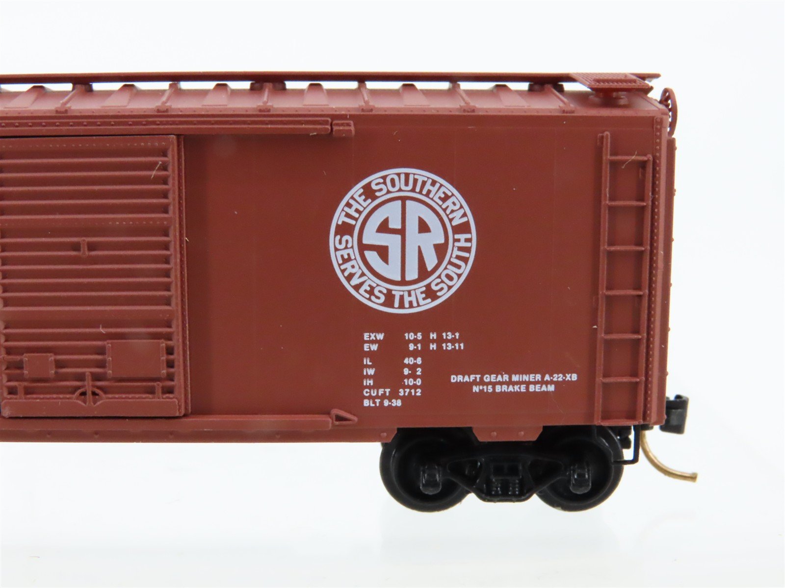 N Scale Micro-Trains 20530 SOU Southern Box Car 10060 RTR
